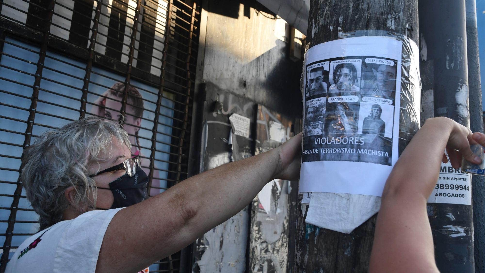 Por la violación grupal de una joven en Palermo hay seis detenidos (Télam). 