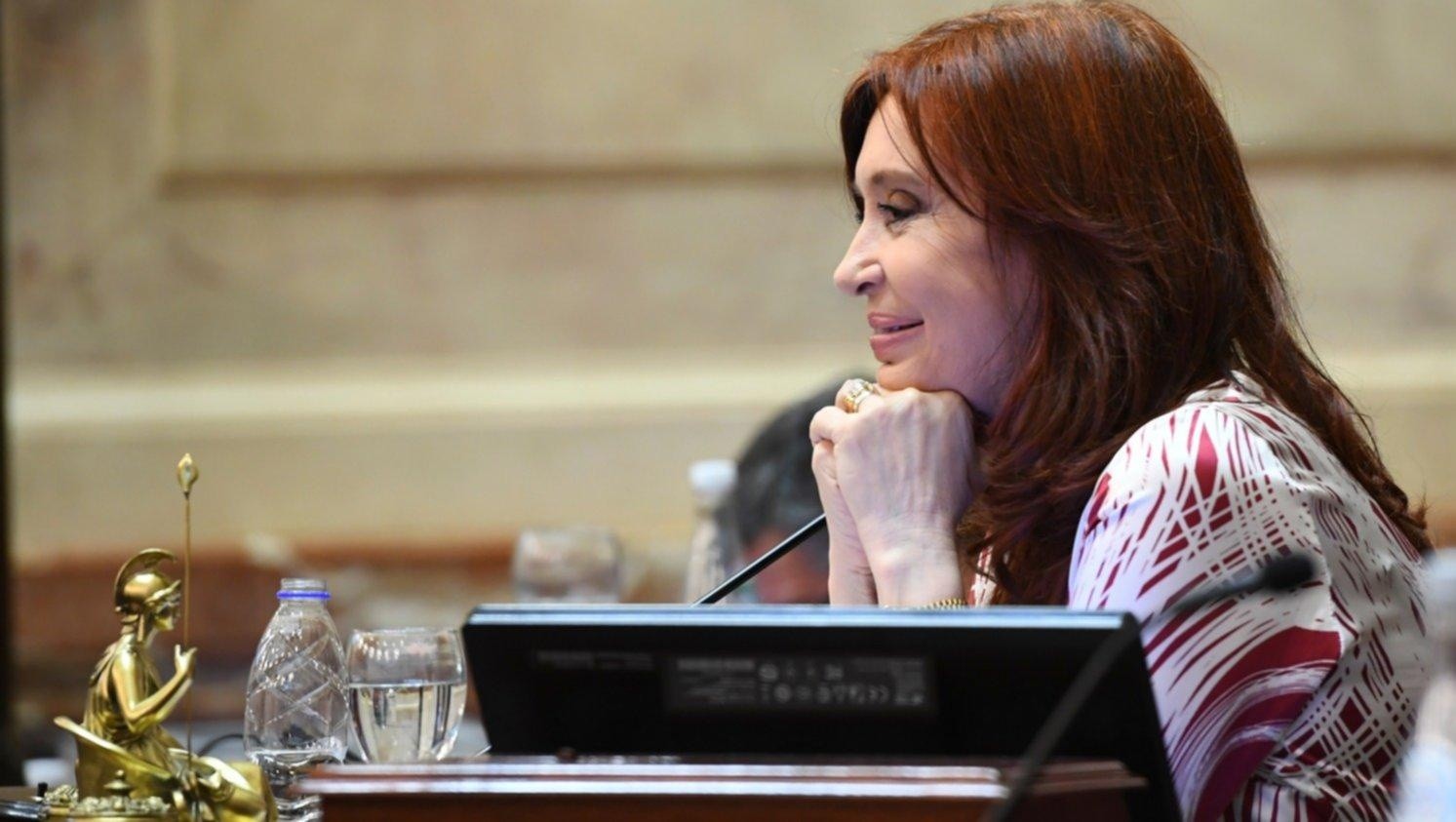 Cristina Kirchner se reunió con el jefe del bloque del Frente de Todos y acordaron tratar el acuerdo de forma rápida.