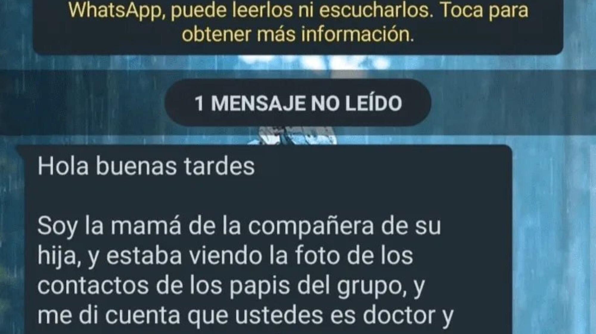 El desconcertante mensaje que una mamá le envió a un papá en un chat de madres y padre.