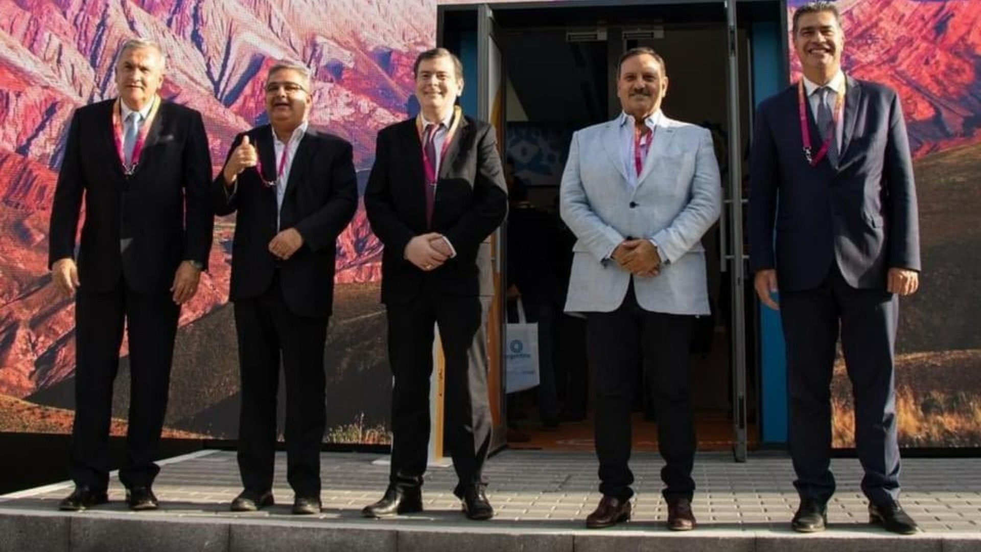 El gobernador Gerardo Morales junto a sus pares de la región.