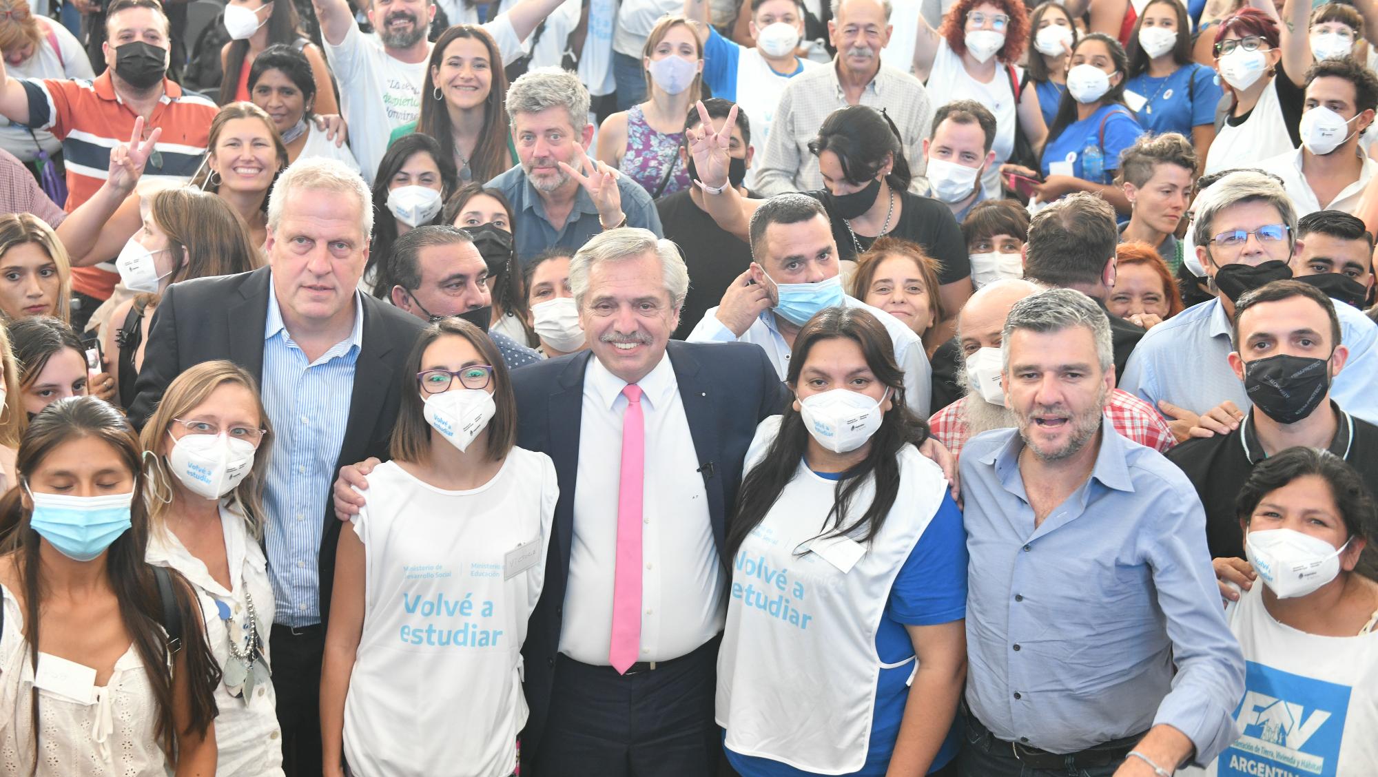 El Presidente fue acompañado por una multitud en Tecnópolis.