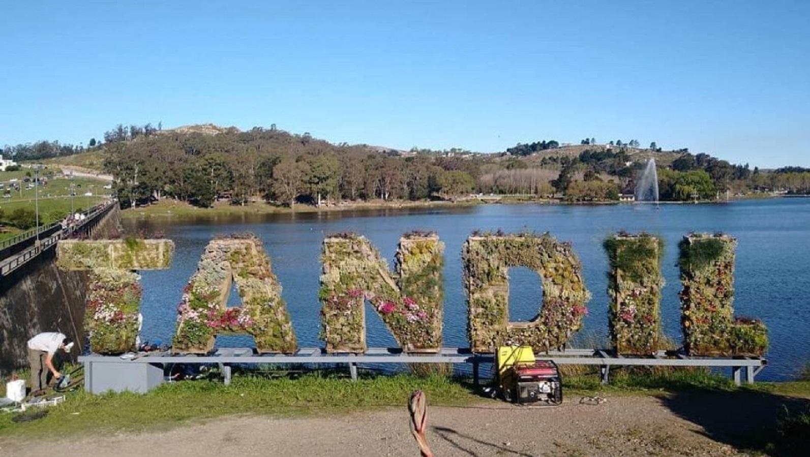 El contrato de alquiler de un departamento en Tandil incluía abandonarlo los fines de semana largos o “fechas importantes”.