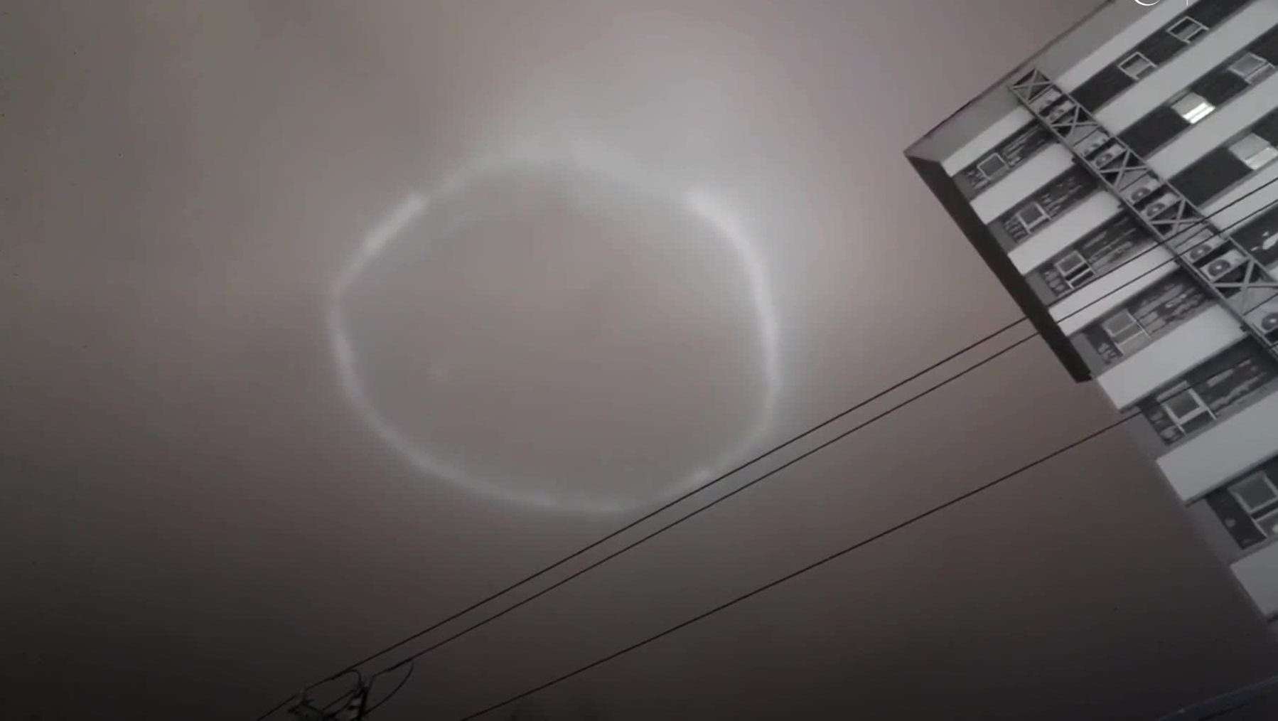 Enigmáticas luces circulares aparecieron en el cielo de Beijing y causaron temor en los testigos (Youtube).