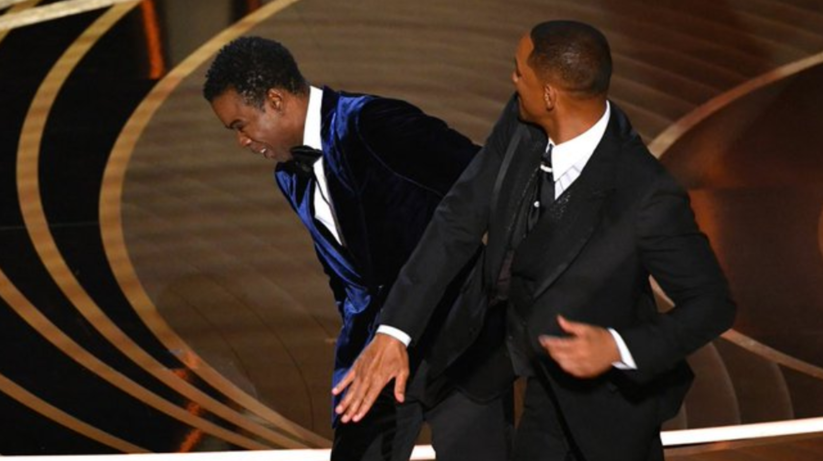 Will Smith le pegó a Chris Rock.