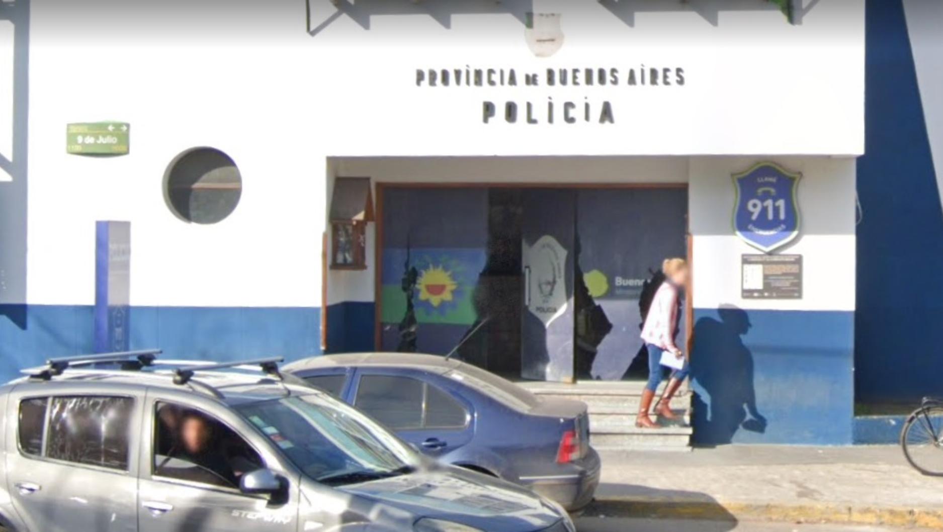 Los efectivos policiales de la comisaría de Burzaco investigan el confuso episodio.