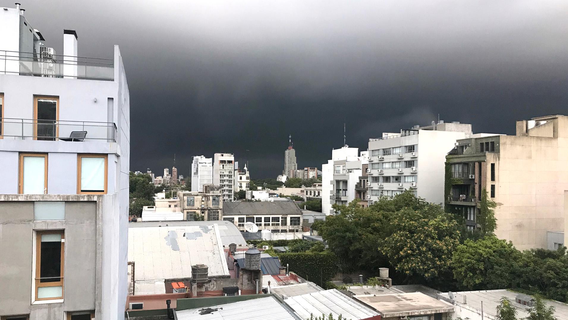 Jornada nublada con posibilidades de tormentas (Imagen ilustrativa).