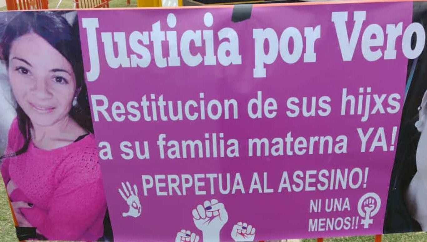 La familia reclama Justicia por el femicidio de Verónica y ver a sus hijos.