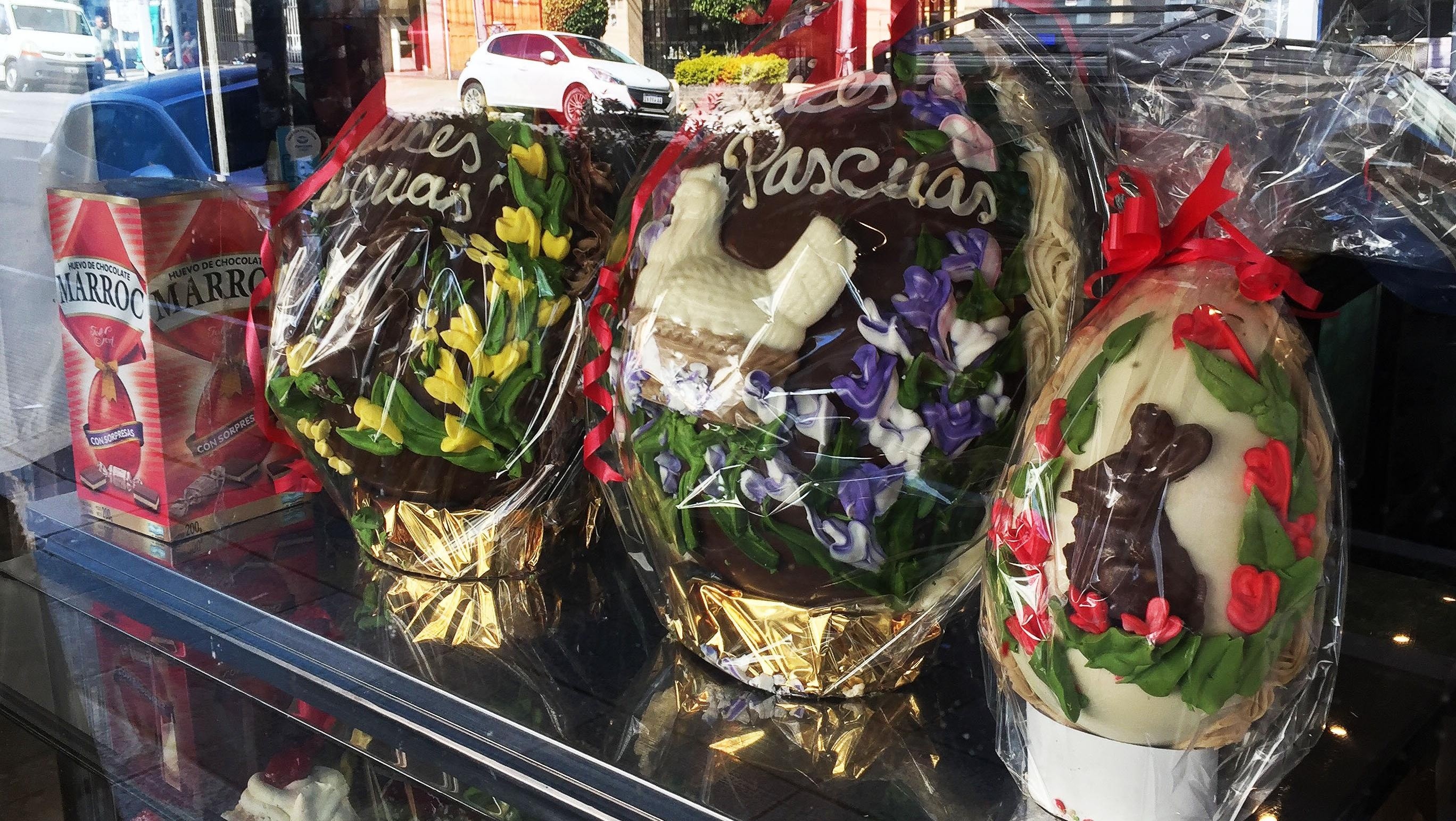 Huevos de pascua cada vez más caros (Crónica/Carlos Ventura).