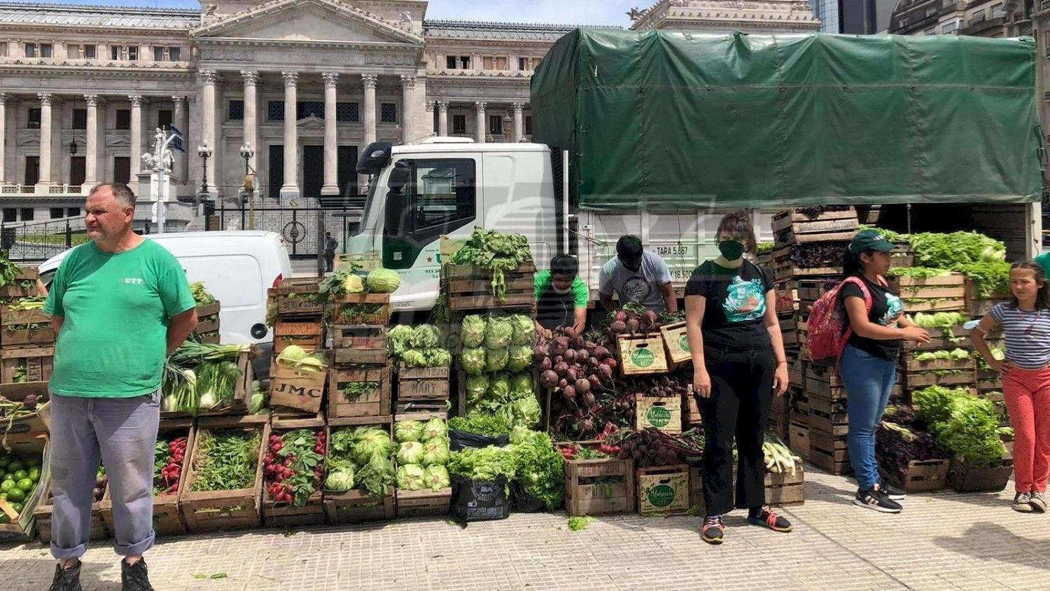 En los últimos años, sobre todo desde el gobierno de Mauricio Macri, se vienen realizando actividades públicas con alimentos gratuitos o a bajo precio.