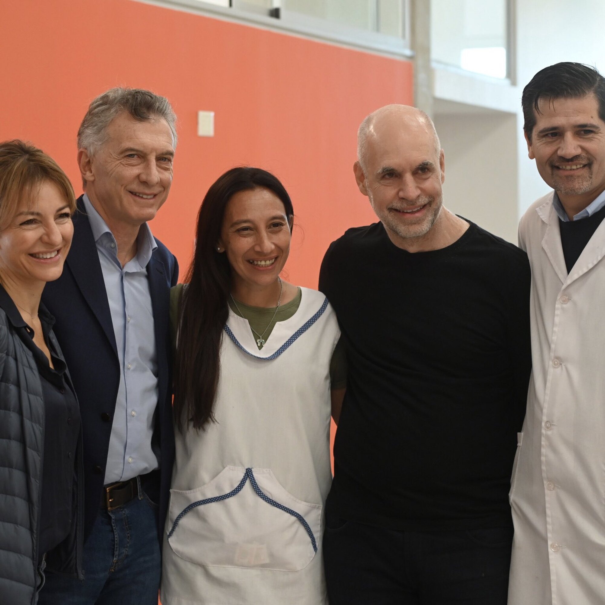 Macri y Larreta, juntos en la escuela de Nueva Pompeya. Fueron acompañados por la ministra porteña Soledad Acuña.