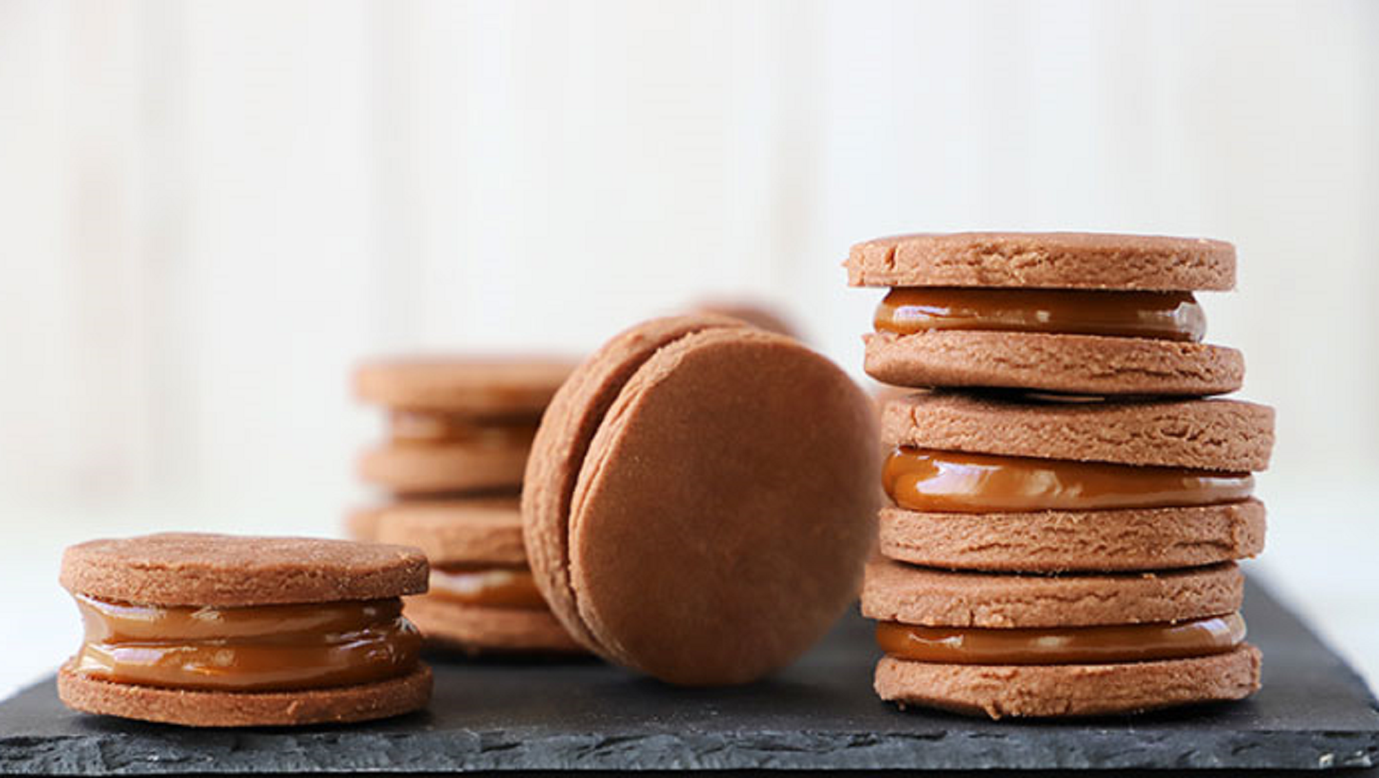 Estos alfajores de chocolates son ideales para la merienda del fin de semana.