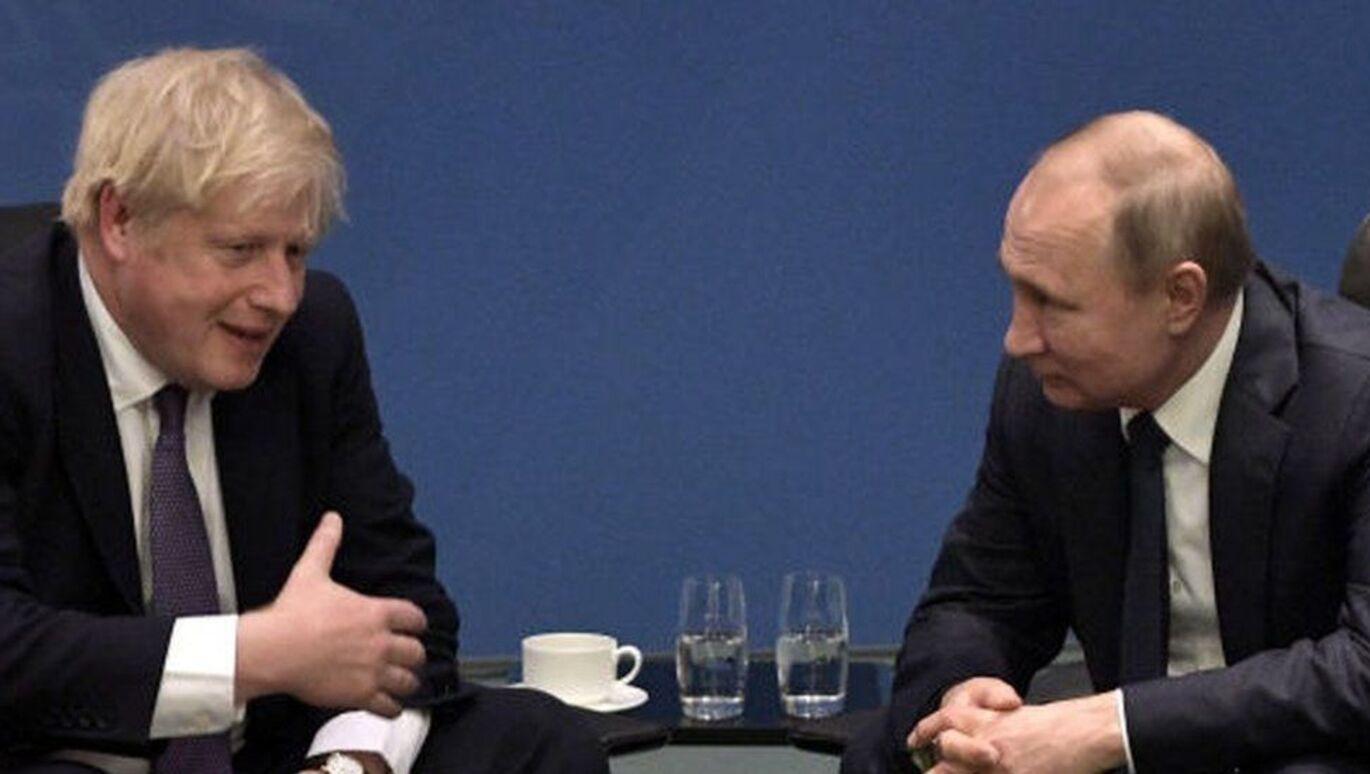 Boris Johnson y Vladimir Putin, cuando la relación entre Rusia y Reino Unido pasaba por un buen momento (Archivo).