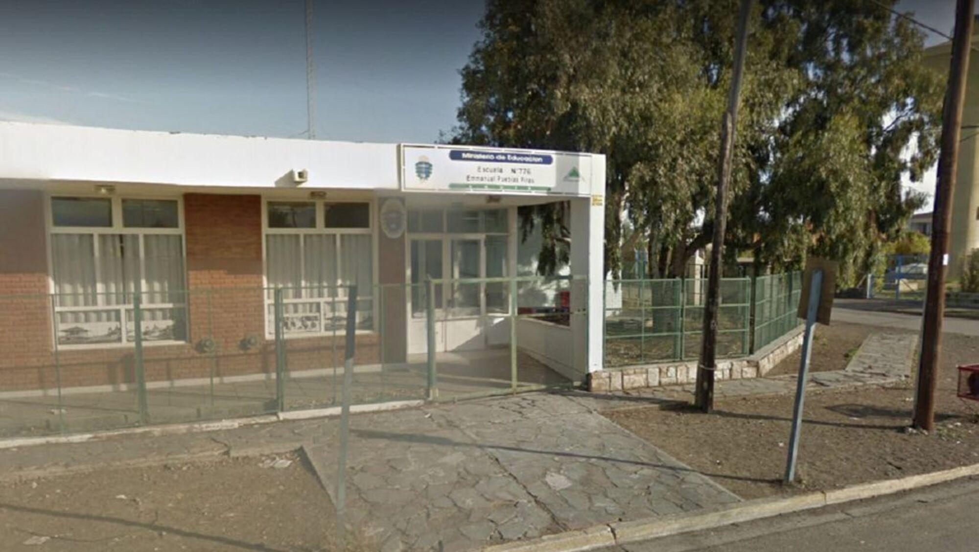 La escuela de Playa Unión, Chubut, donde ocurrió el hecho (Foto Google Street View).