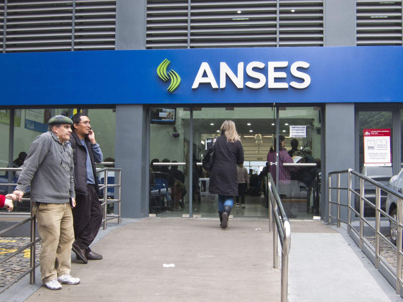 Cuándo y dónde cobro ANSES: calendario abril 2022