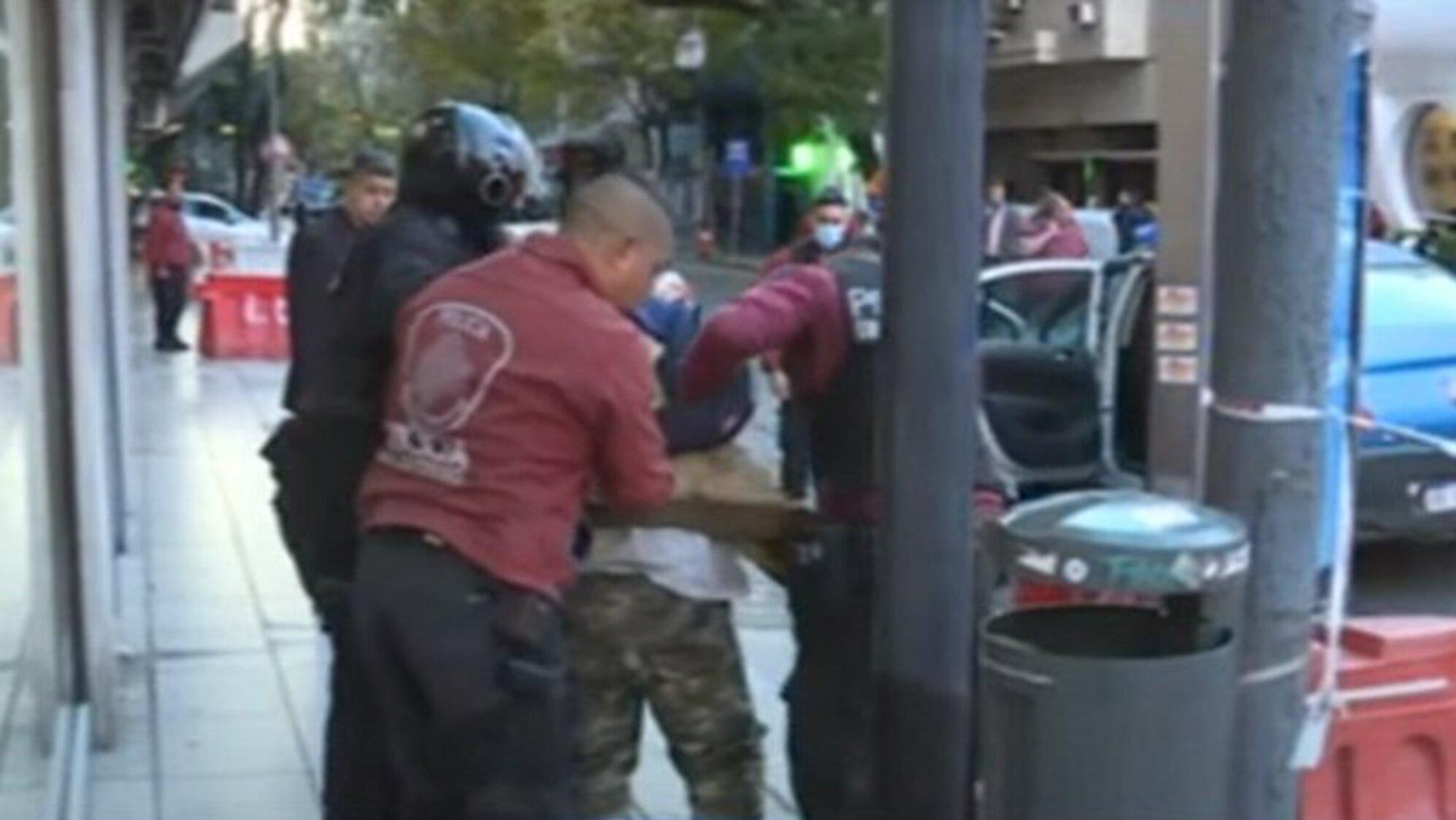 El agresor fue detenido en la mañana de este jueves producto de un amplio operativo policial.