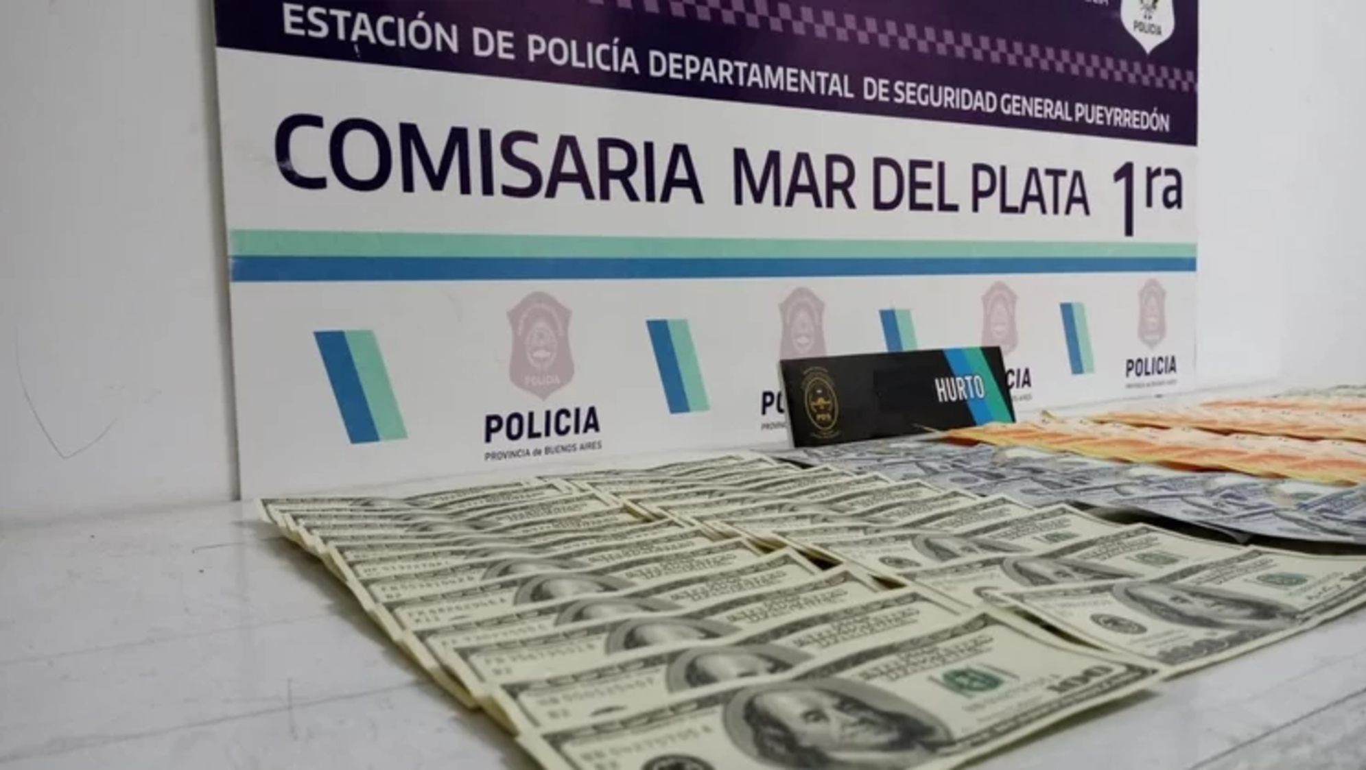 La plata secuestrada en la casa de la cuidadora del jubilado asaltado. 