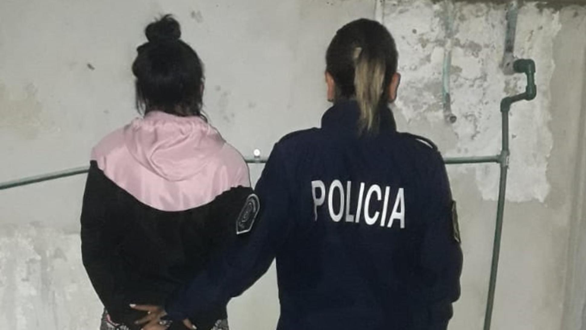 Esta es la mujer que fue arrestada por las autoridades policiales.