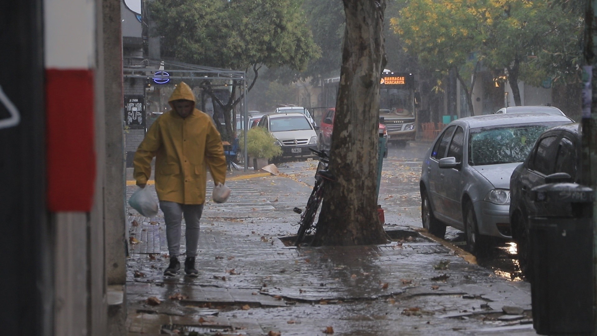 Alerta meteorológica nivel amarillo por fuertes tormentas y ráfagas de viento en 15 provincias: ¿A qué hora llueve en Buenos Aires?