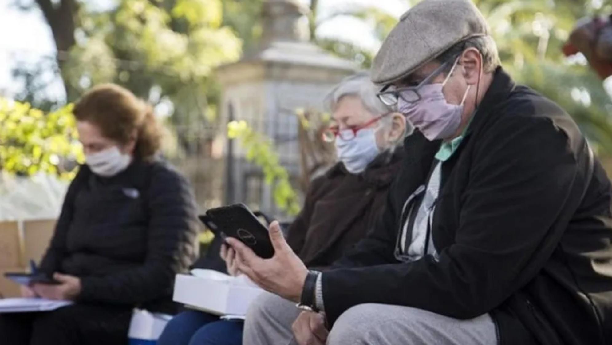 El Gobierno oficializó el bono de $12.000 para jubilados y pensionados.