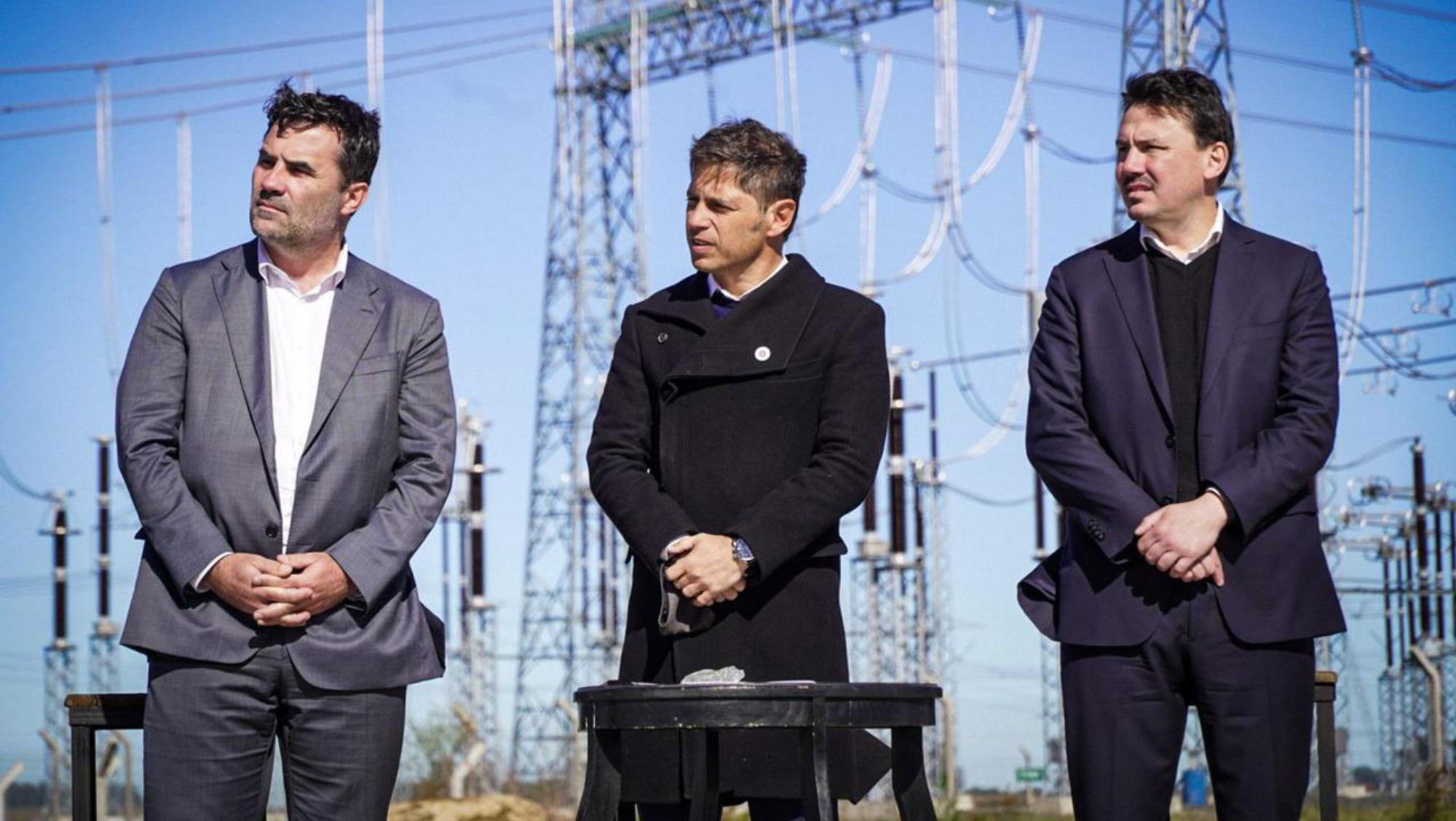 Axel Kicillof, rodeado de Darío Martínez y Federico Basualdo, los responsables del área de Energía en el gobierno nacional.