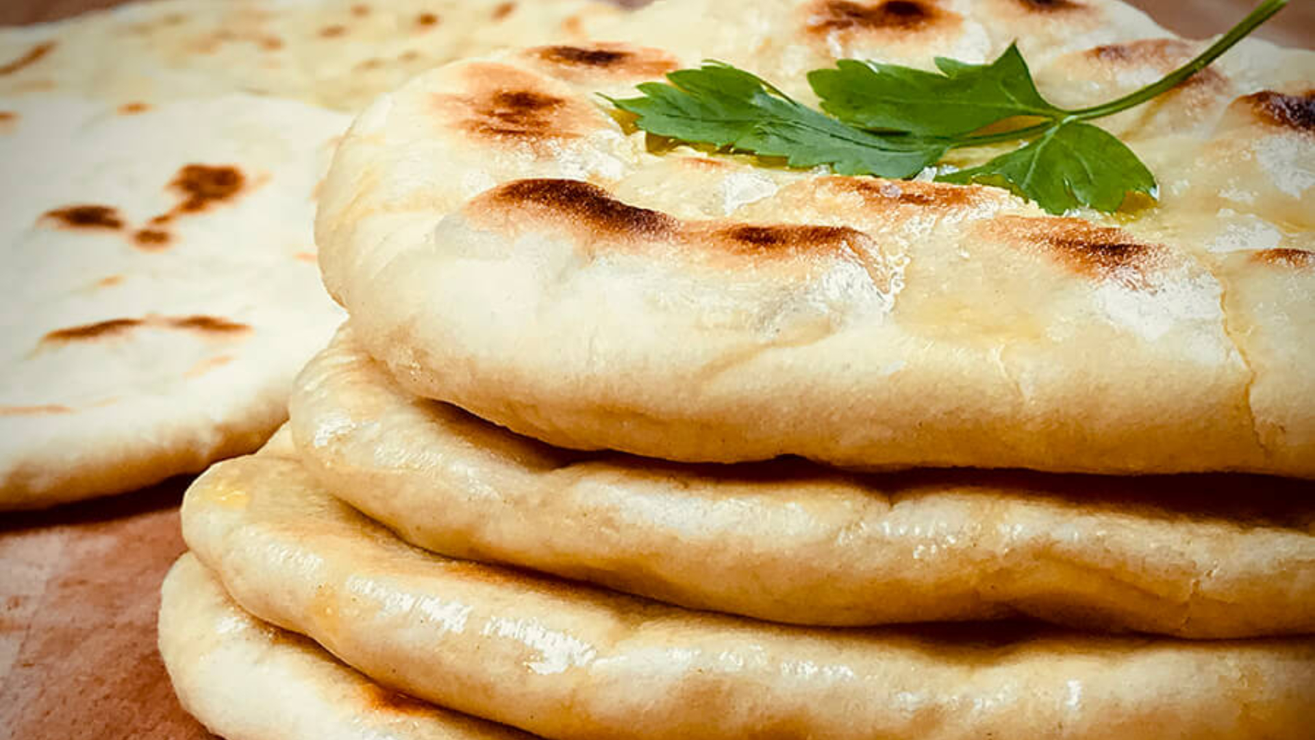 Aprendé a hacer los naan más ricos con una sartén.