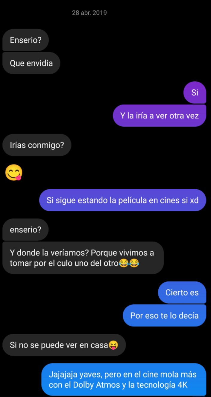 Screenshot de la conversación entre el chico y la chica.