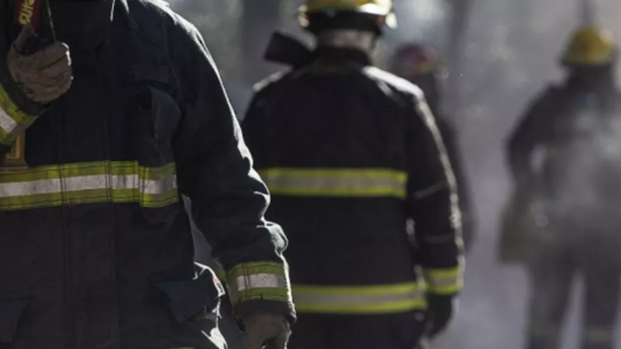 Bomberos Voluntarios trabajaron en el lugar y lograron controlar el fuego.  