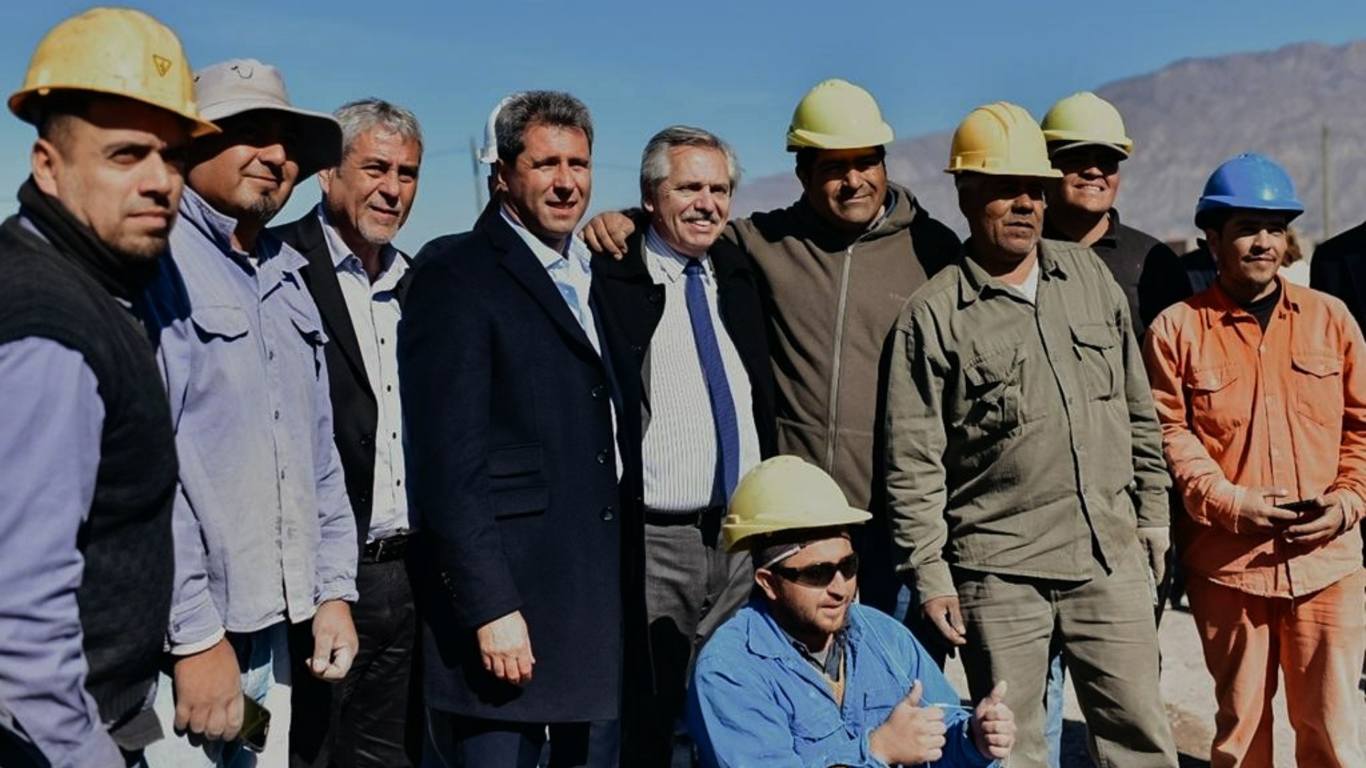 Alberto Fernández y Sergio Uñac visitaron la obra del barrio Las Pampas, en Pocito.