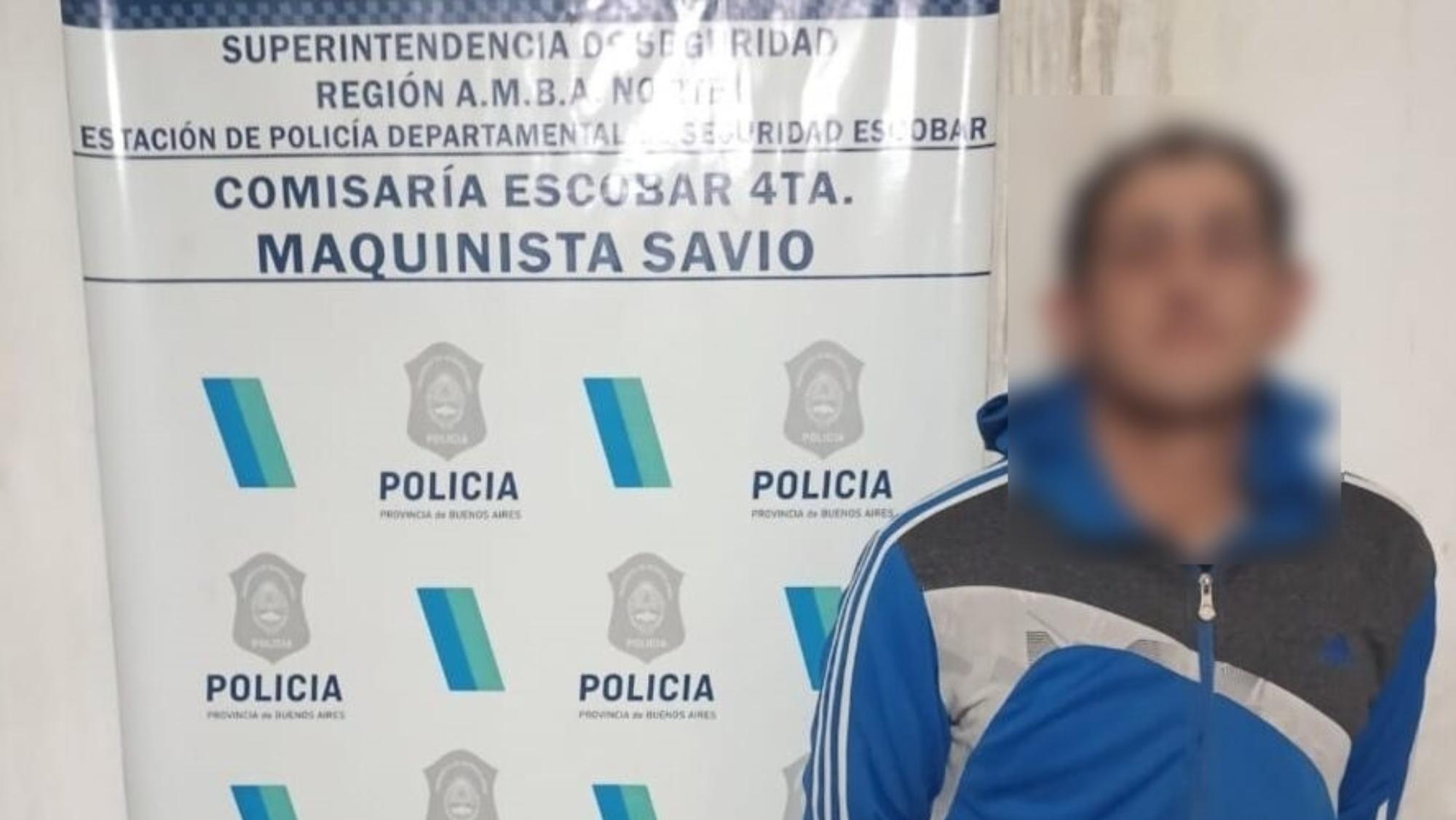 Este es el malviviente que fue arrestado por los funcionarios policiales.