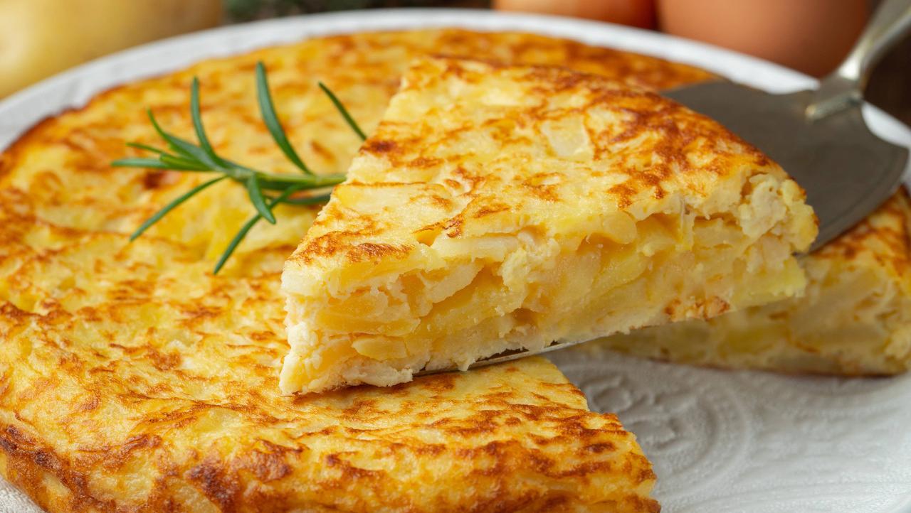 La tortilla de papá es uno de los platos preferidos de los argentinos.