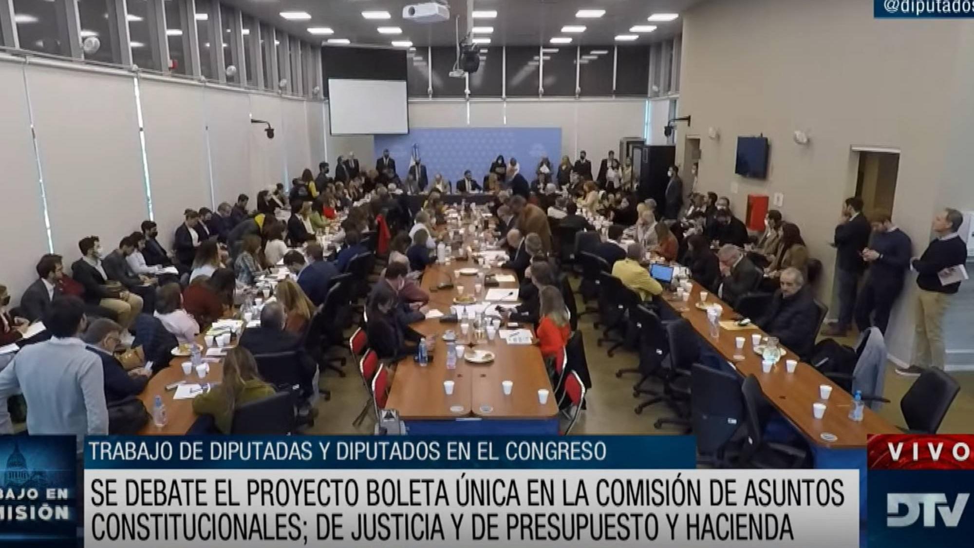 En vivo: Diputados debate del proyecto sobre la implementación de la boleta única de papel.