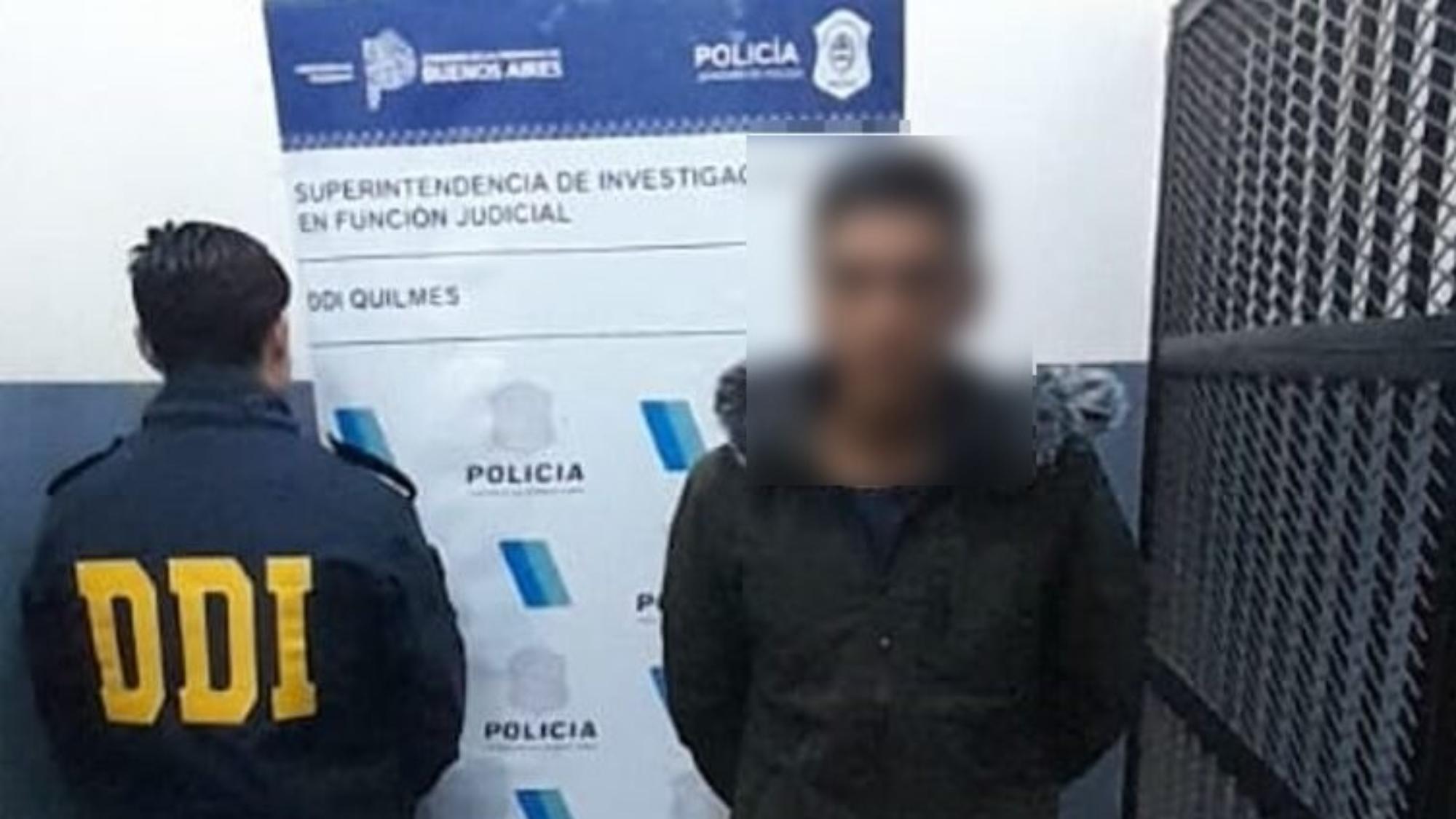 Este es el sujeto, de 32 años, que fue arrestado por los funcionarios policiales.