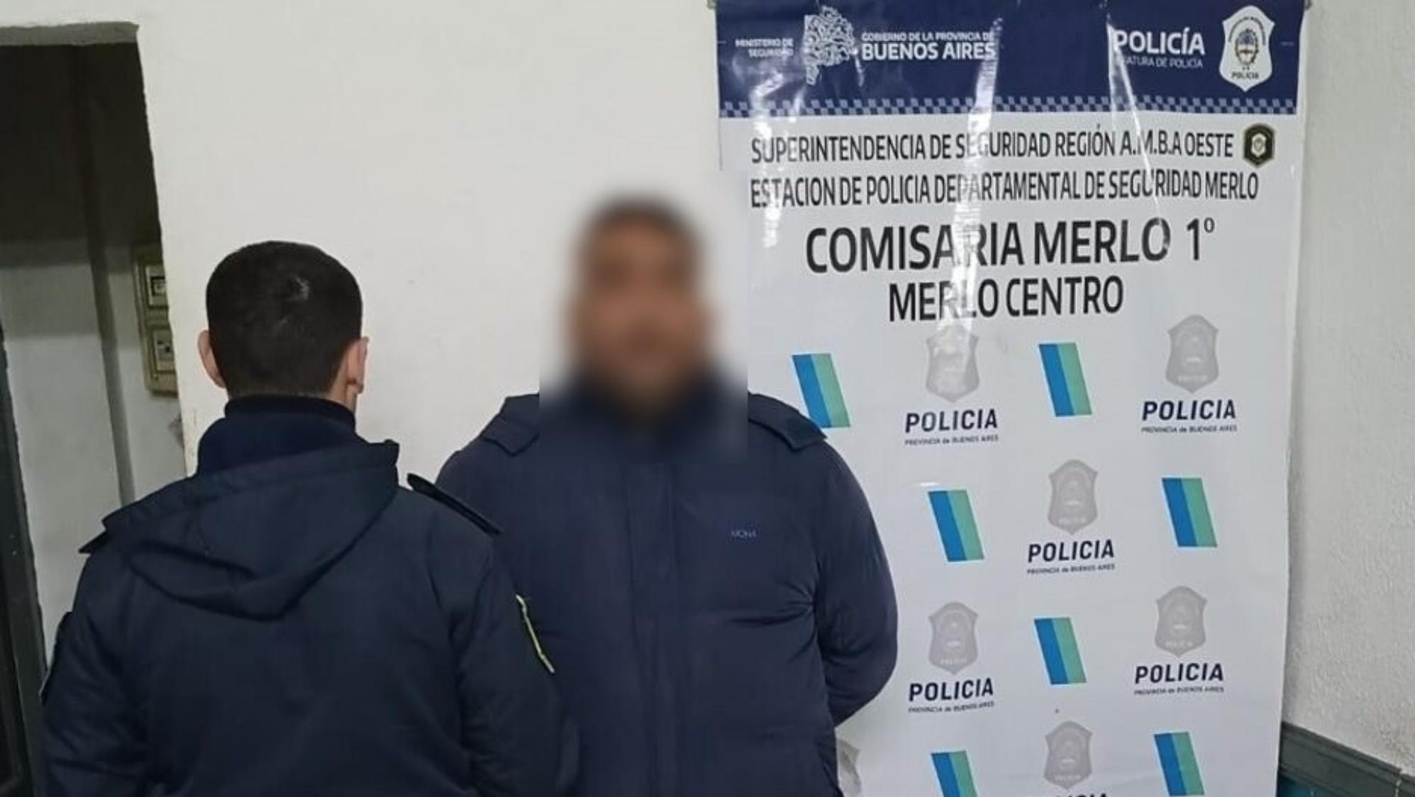 Este es uno de los sujetos que fue arrestado por los pesquisas policiales.