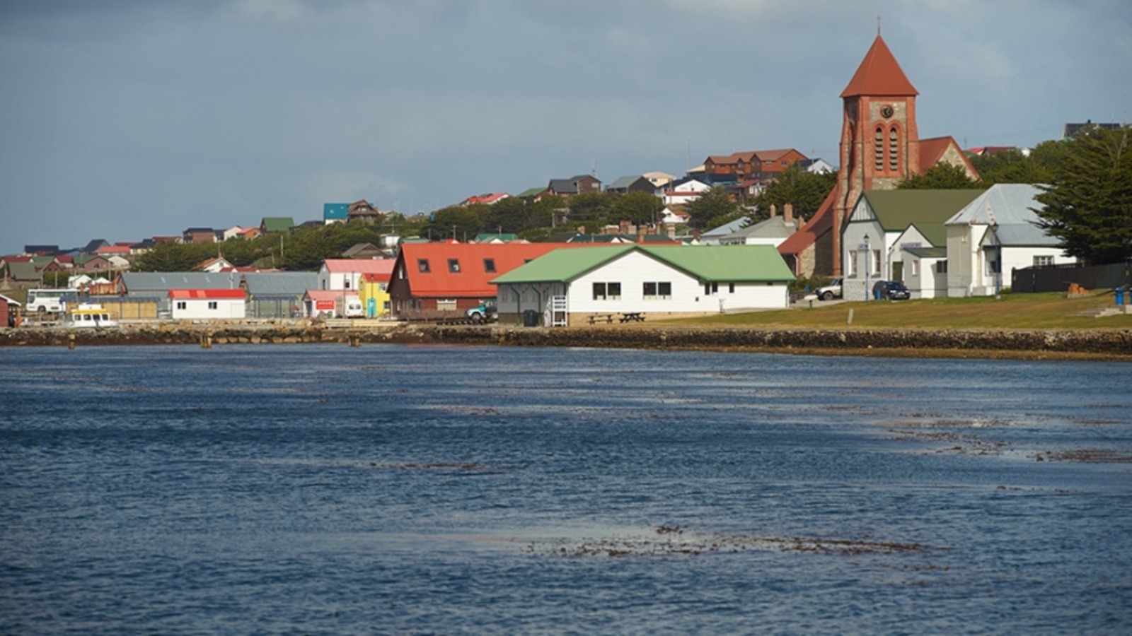 La idea es que eventualmente pueda existir un servicio directo que una a la capital de Santa Cruz con las Islas Malvinas.