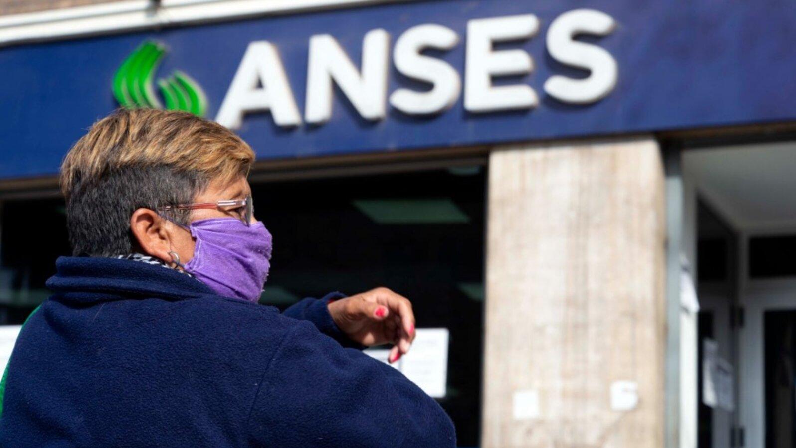 ANSES: cuándo cobran jubilados y pensionados durante junio 2022 (Imagen ilustrativa).