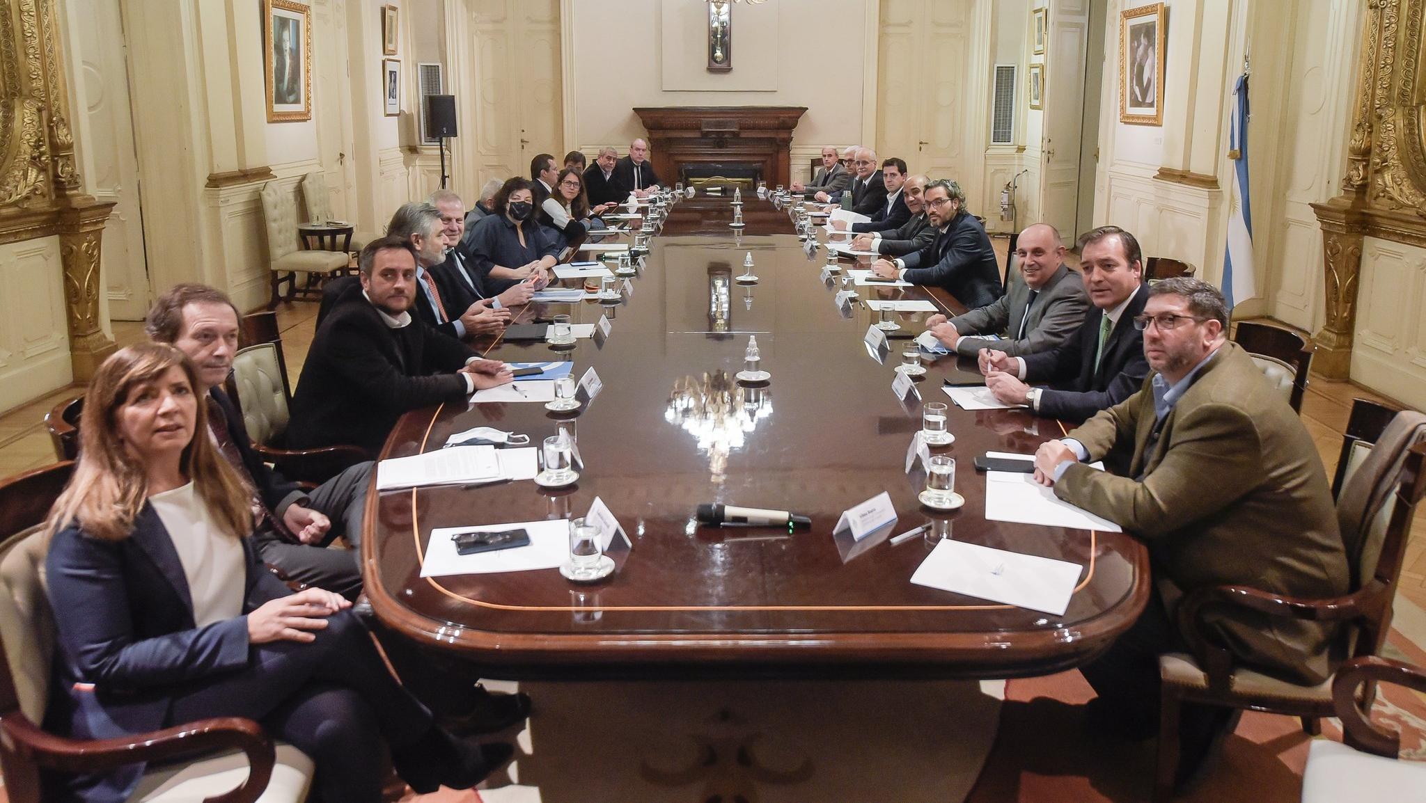 La foto que subió Juan Manzur este miércoles de la reunión de ministros en Casa Rosada (Gentileza @JuanManzurOK/Twitter).