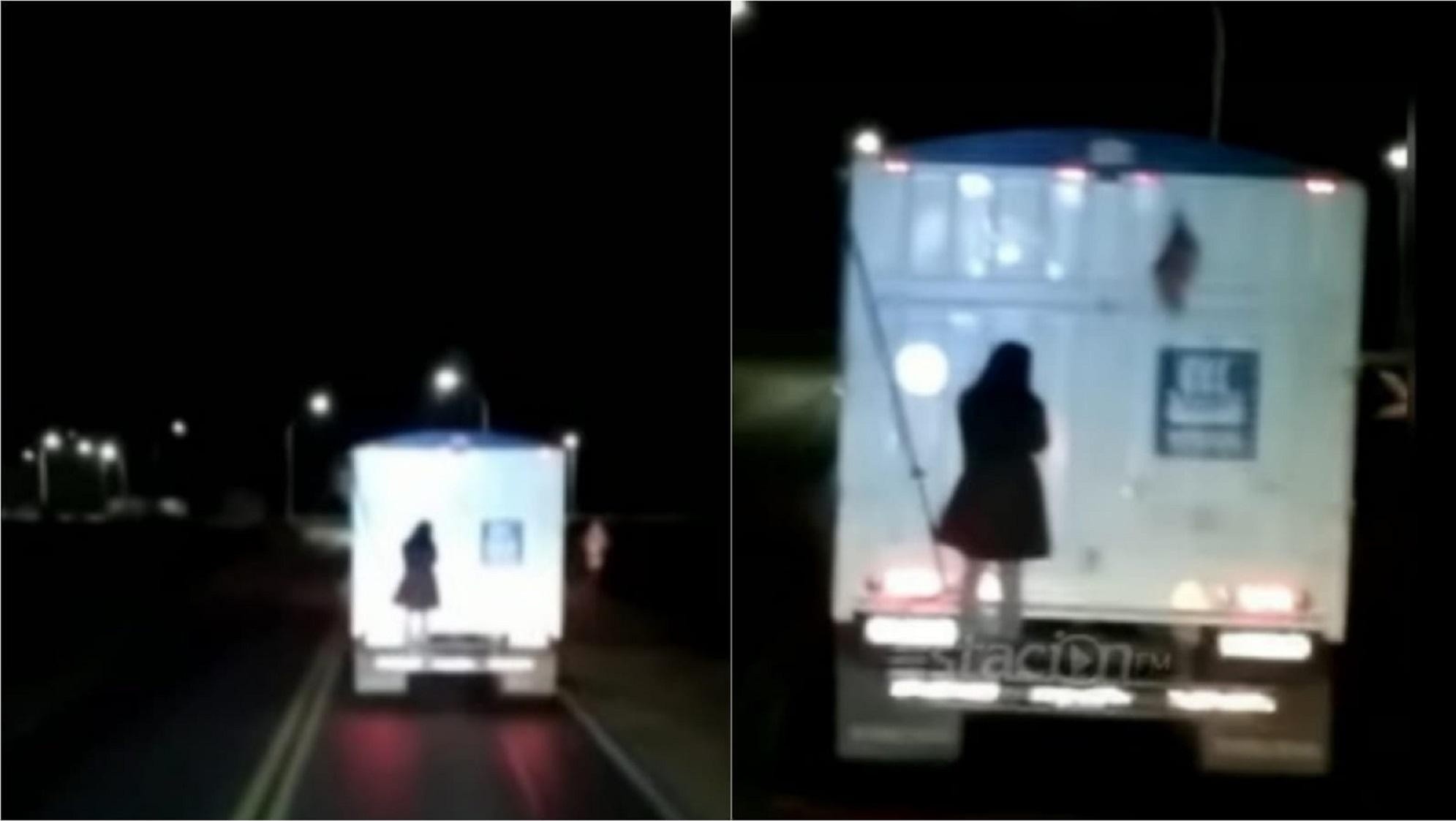 Aterrador video de una mujer que viaja detrás de un camión. 