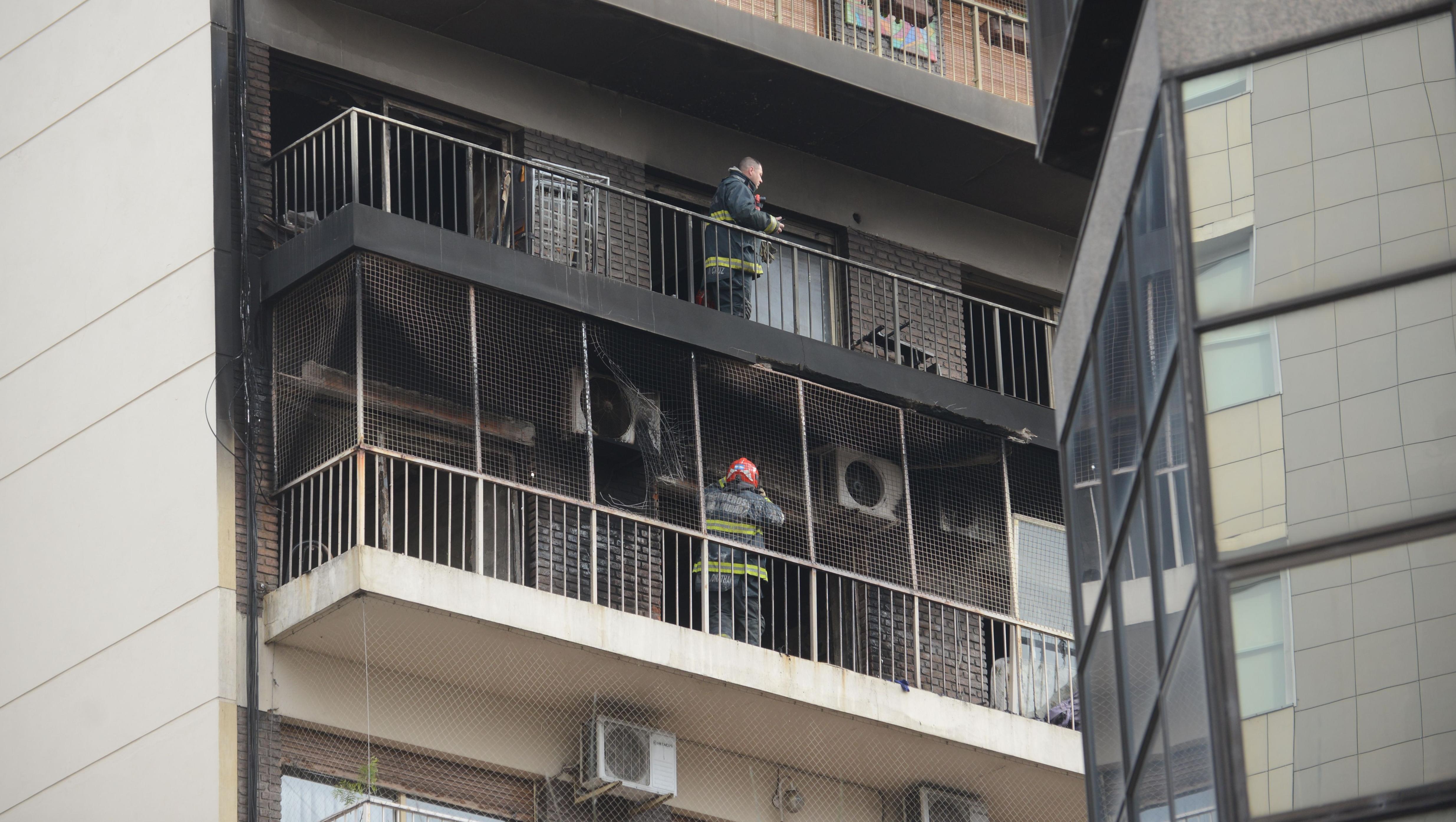 El edificio donde ocurrió el incendio está ubicado en Ecuador al 1000, en el barrio porteño de Recoleta (Hernán Nersesian / Crónica).