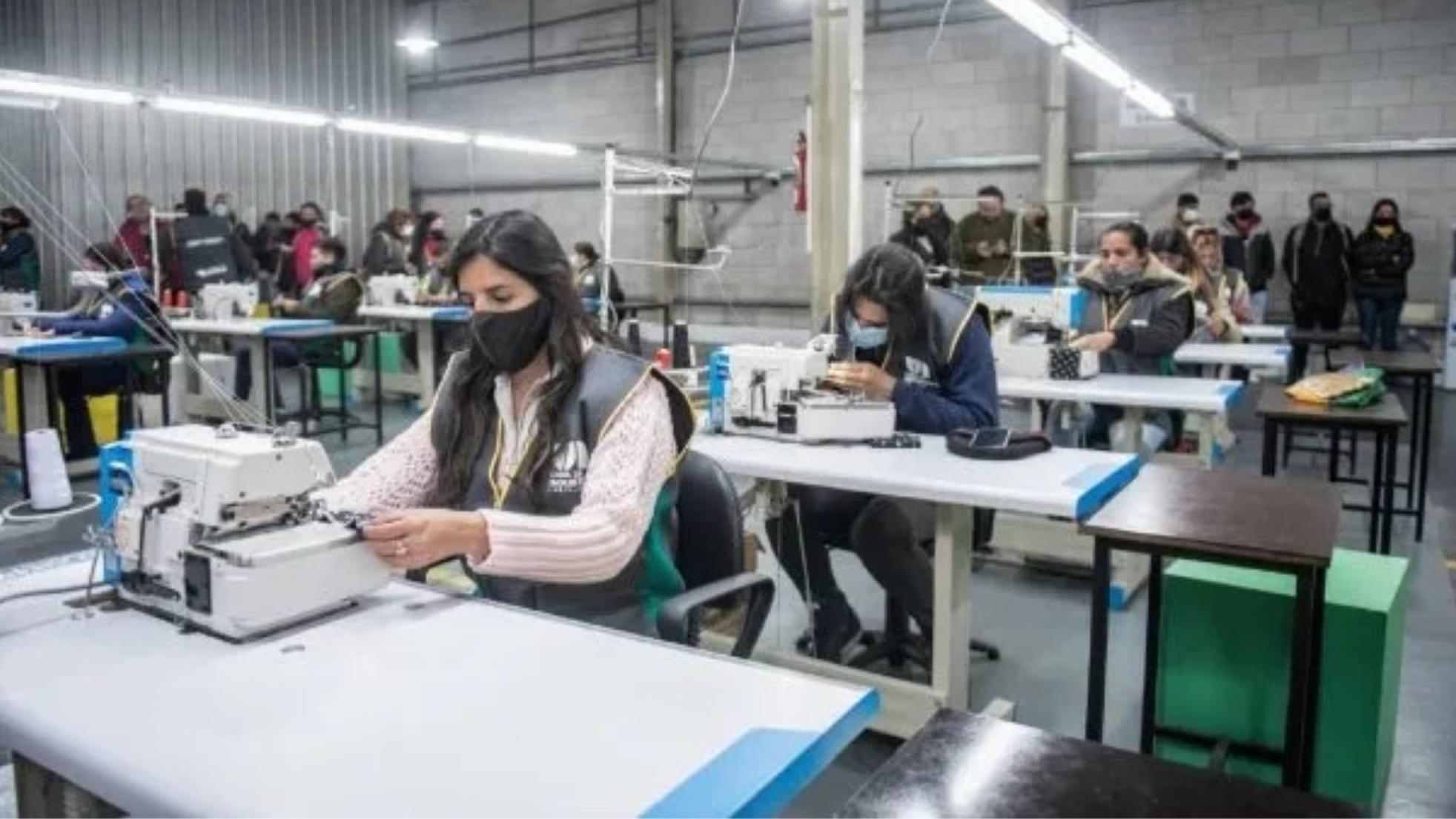 En La Rioja forman e incorporan planes sociales a la industria.