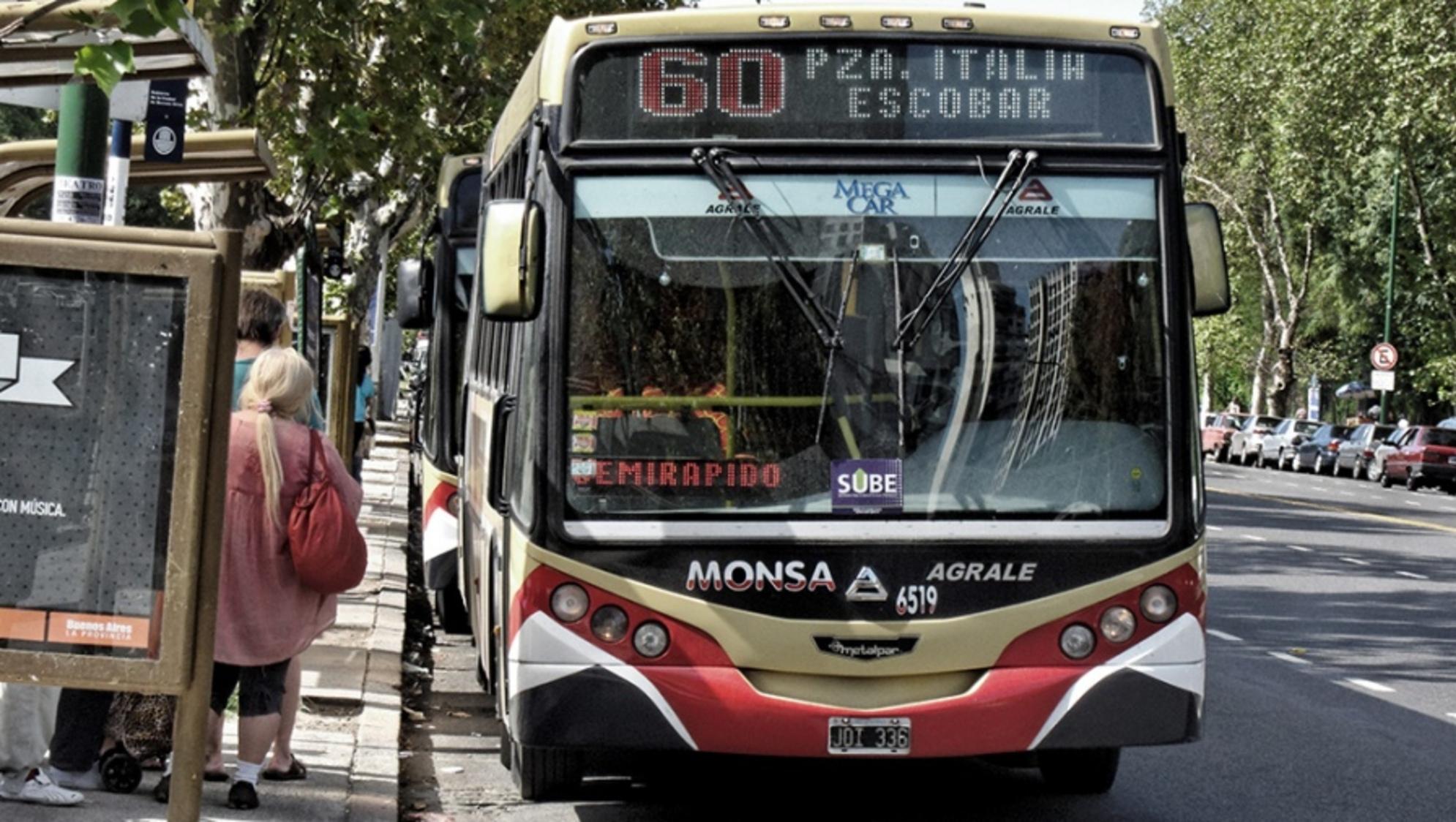 La Tarifa Social ANSES permite viajar con descuentos significativos en colectivos, trenes y el subte (Archivo/Télam).