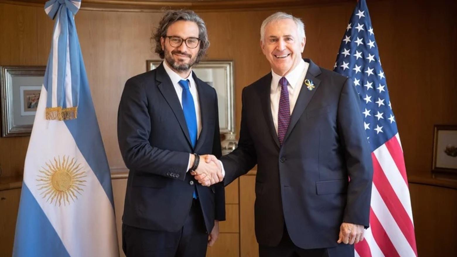 Santiago Cafiero, junto al embajador de Estados Unidos en Argentina.