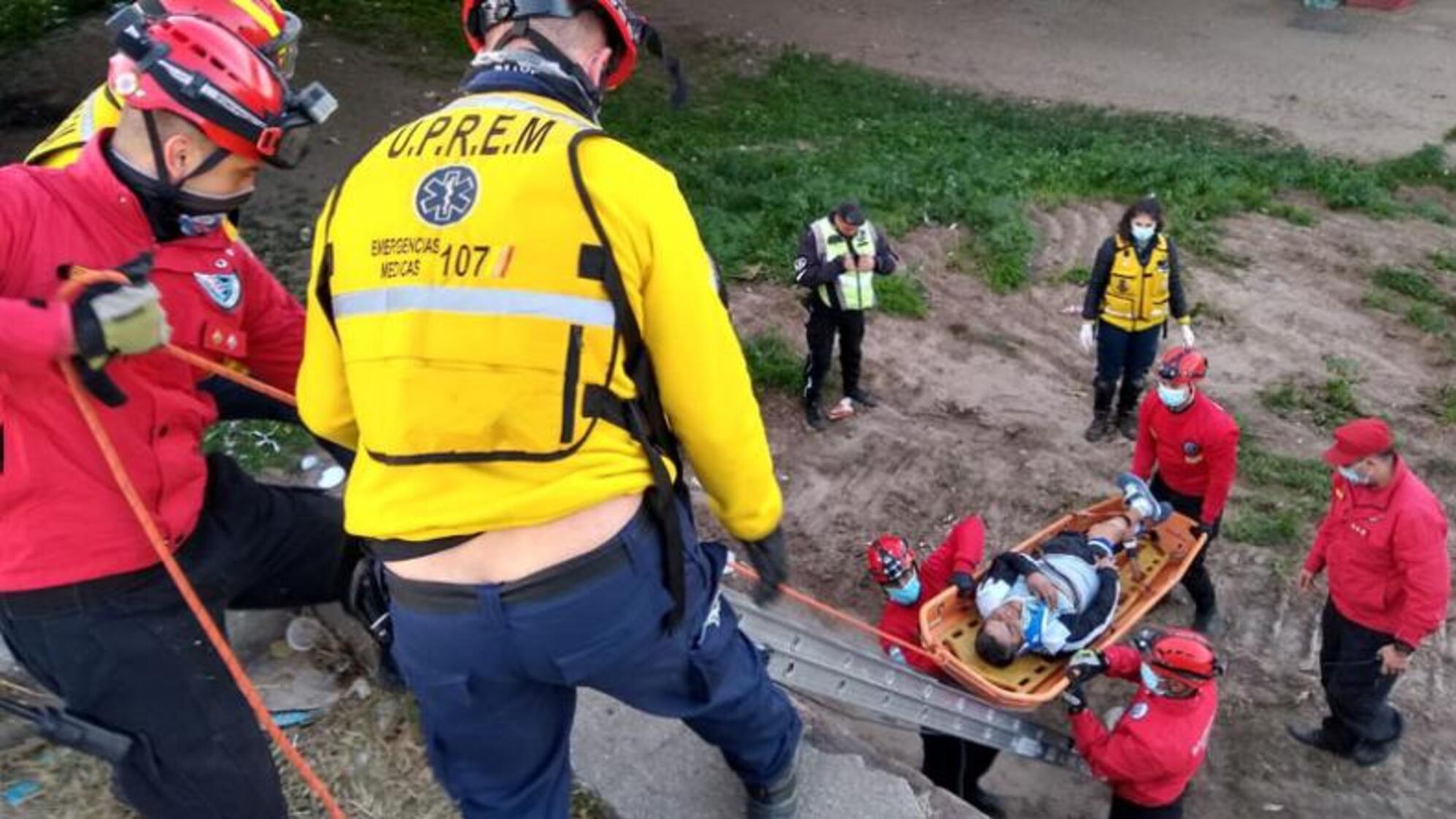 El hecho ocurrió en el puente Sarmiento de Córdoba Capital (Gentileza ElDoce.TV).      