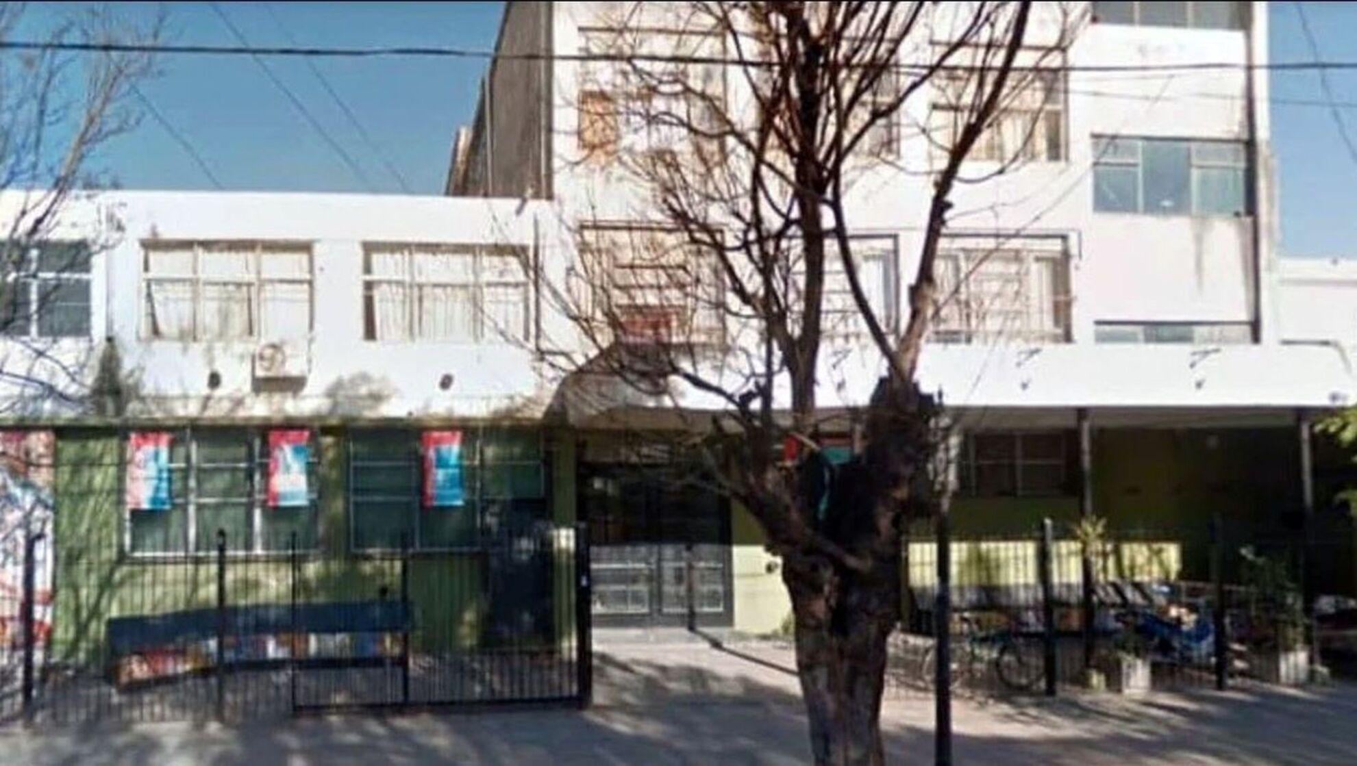 La Escuela Secundaria N°5 de Ituzaingó, a la cual asisten las dos involucradas.