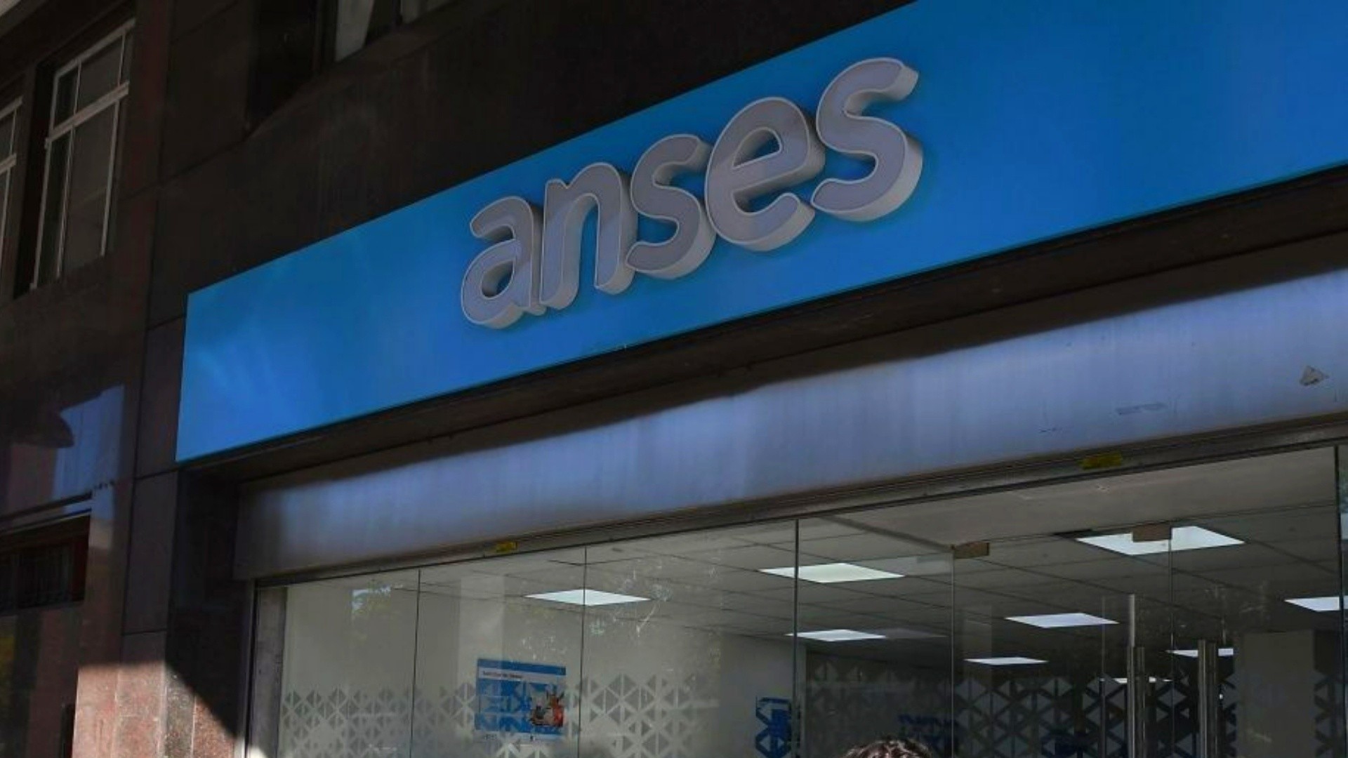 La ANSES y un trámite muy sencillo (Crónica/Rubén Paredes).