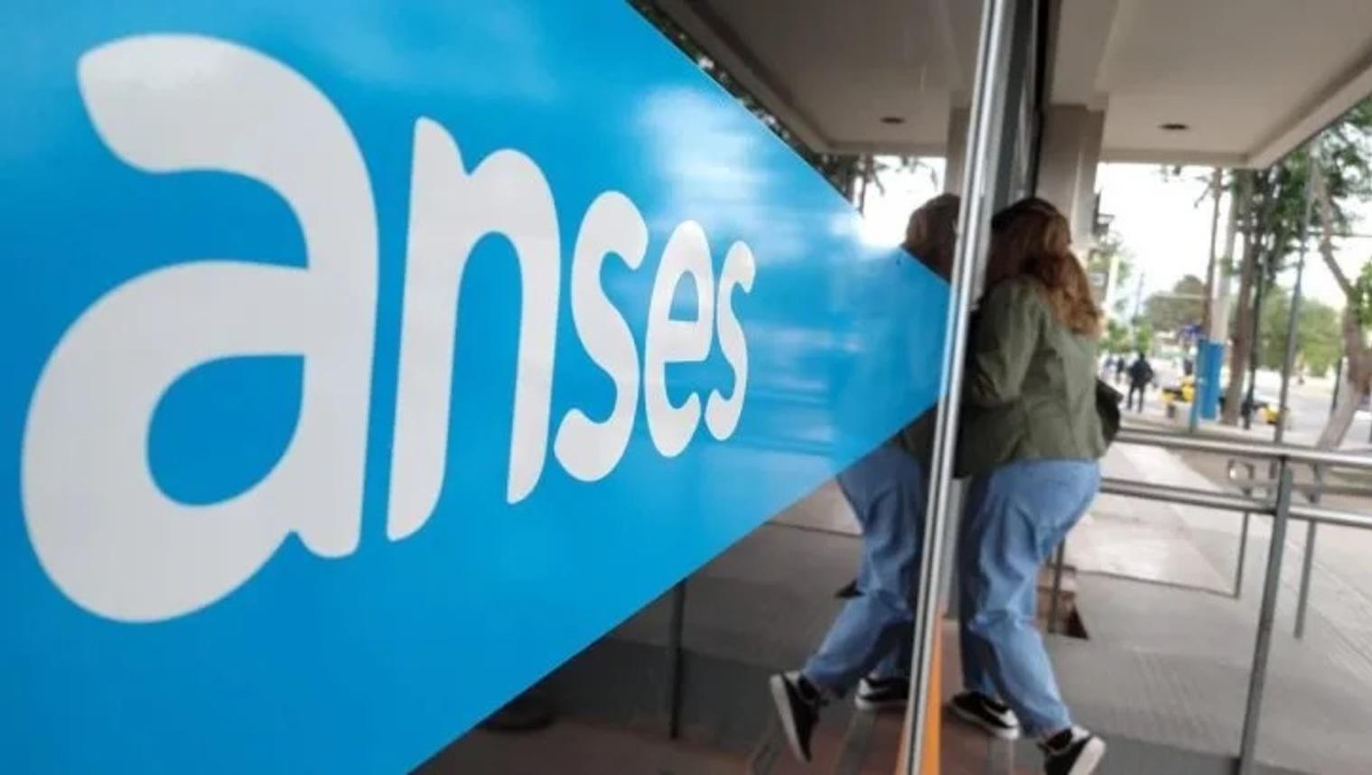 ANSES: cómo anotarse al programa Acompañar (Imagen ilustrativa).