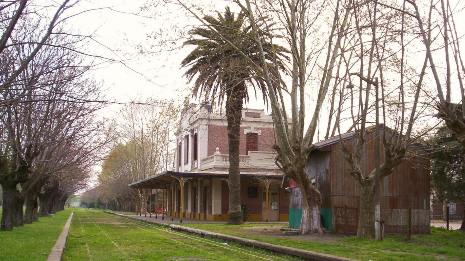 A 18 kilómetros de General Las Heras espera un pueblo rural ideal para pasar el fin de semana.