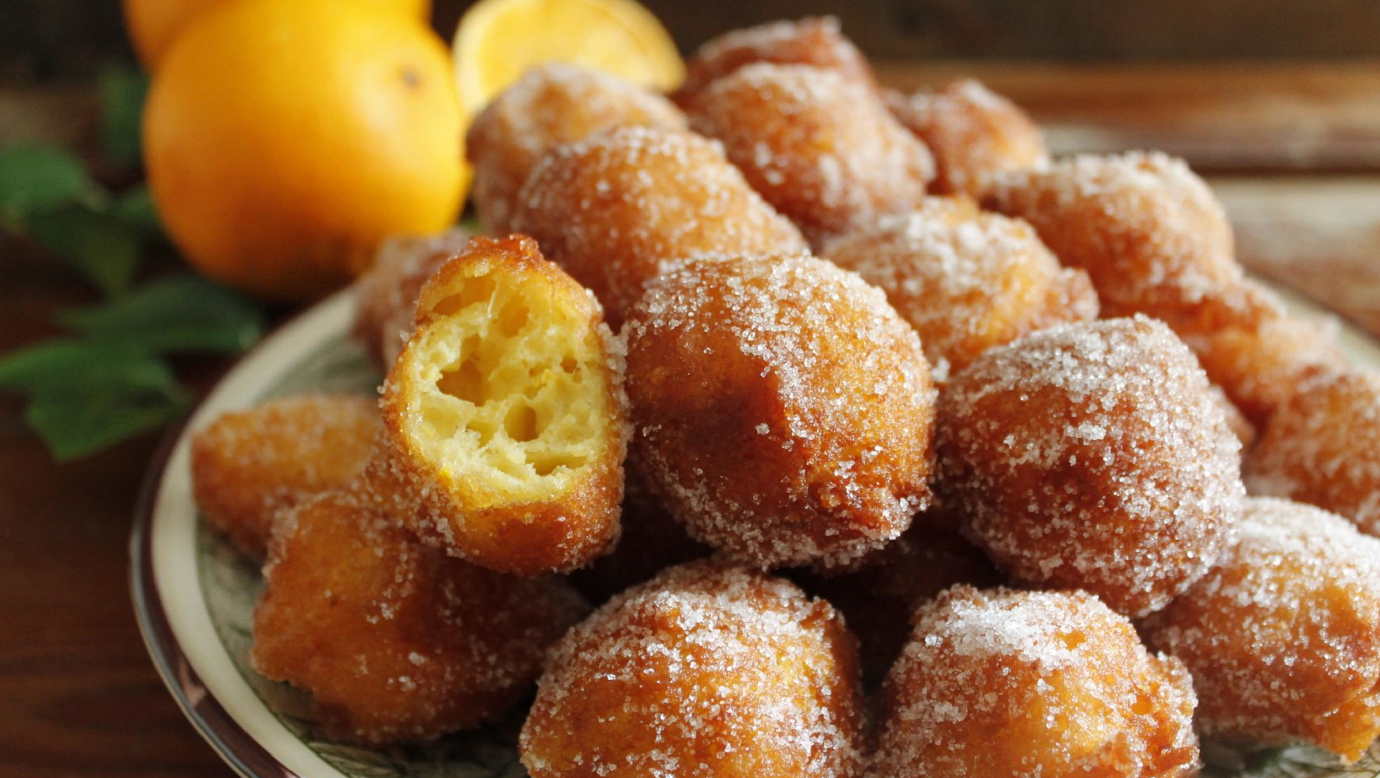 Los buñuelos de naranja de la abuela son ideal para las tardes de invierno. 