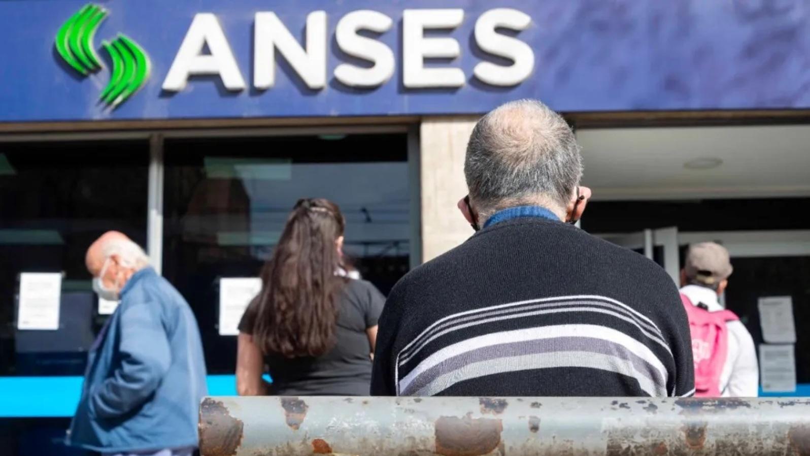 ANSES: cuándo cobran jubilados y pensionados durante julio 2022. (Imagen de archivo)