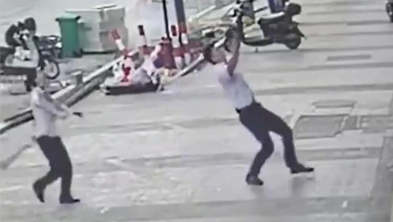 La insólita salvada tuvo lugar en China (Captura de video).