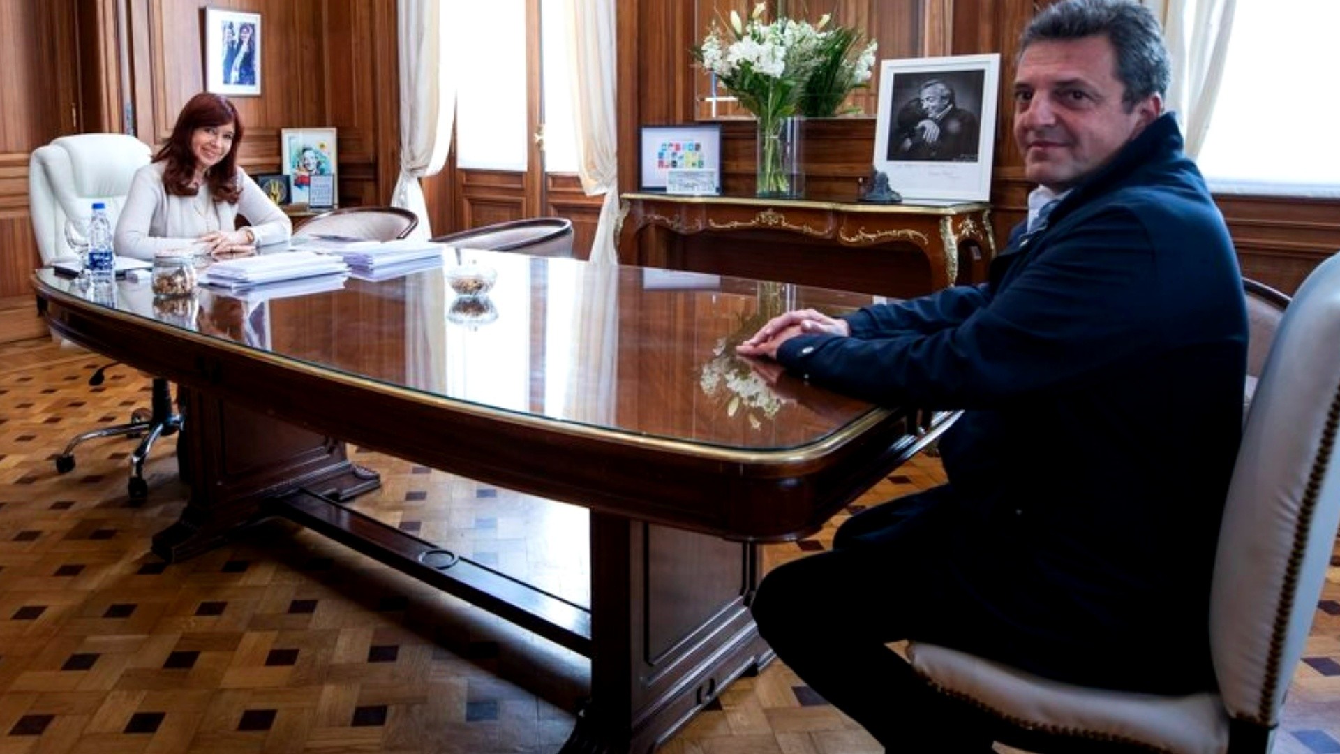 Cristina Kirchner junto a Sergio Massa en su despacho del Senado de la Nación.